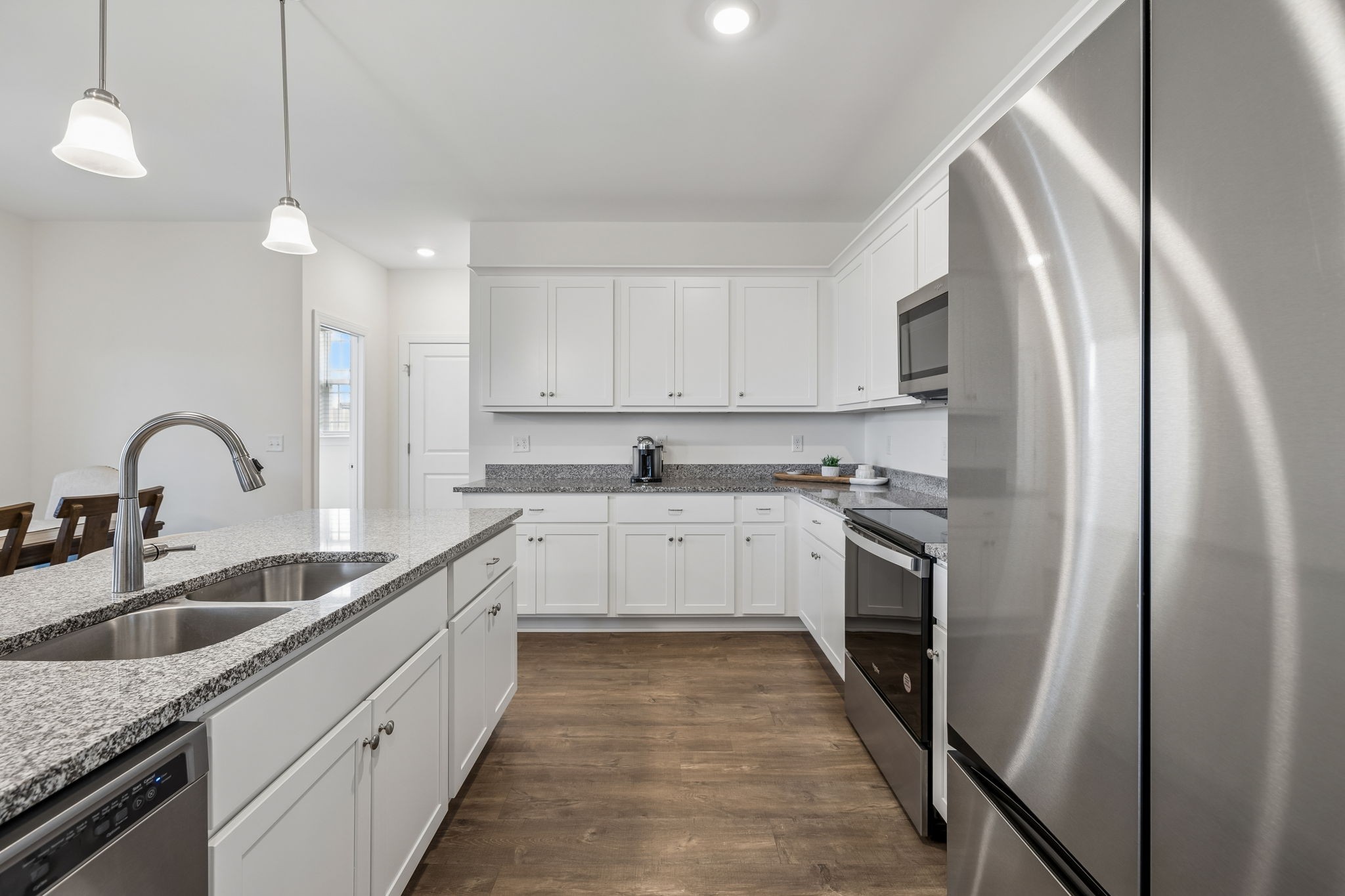 1004 Vanguard Dr