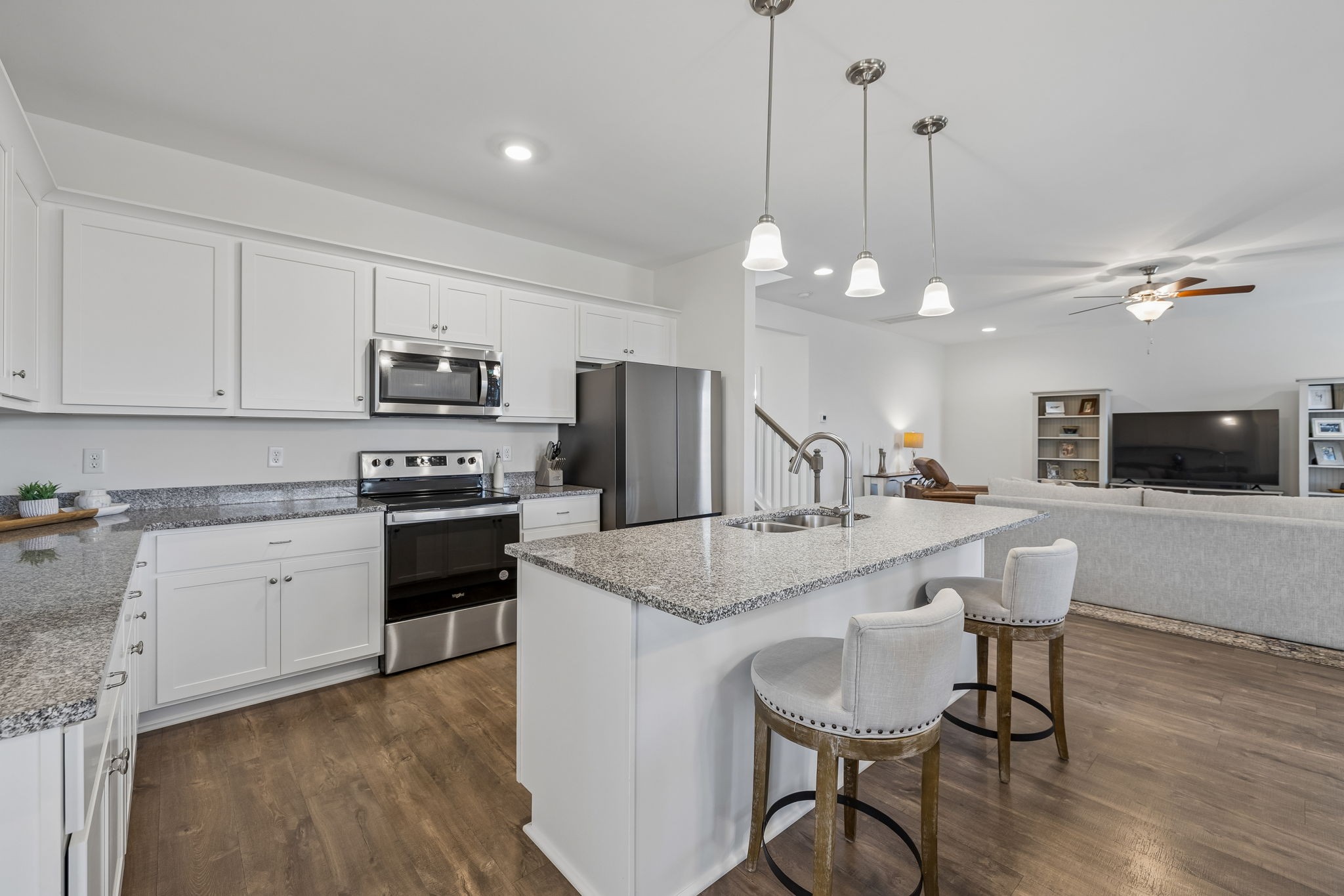 1004 Vanguard Dr