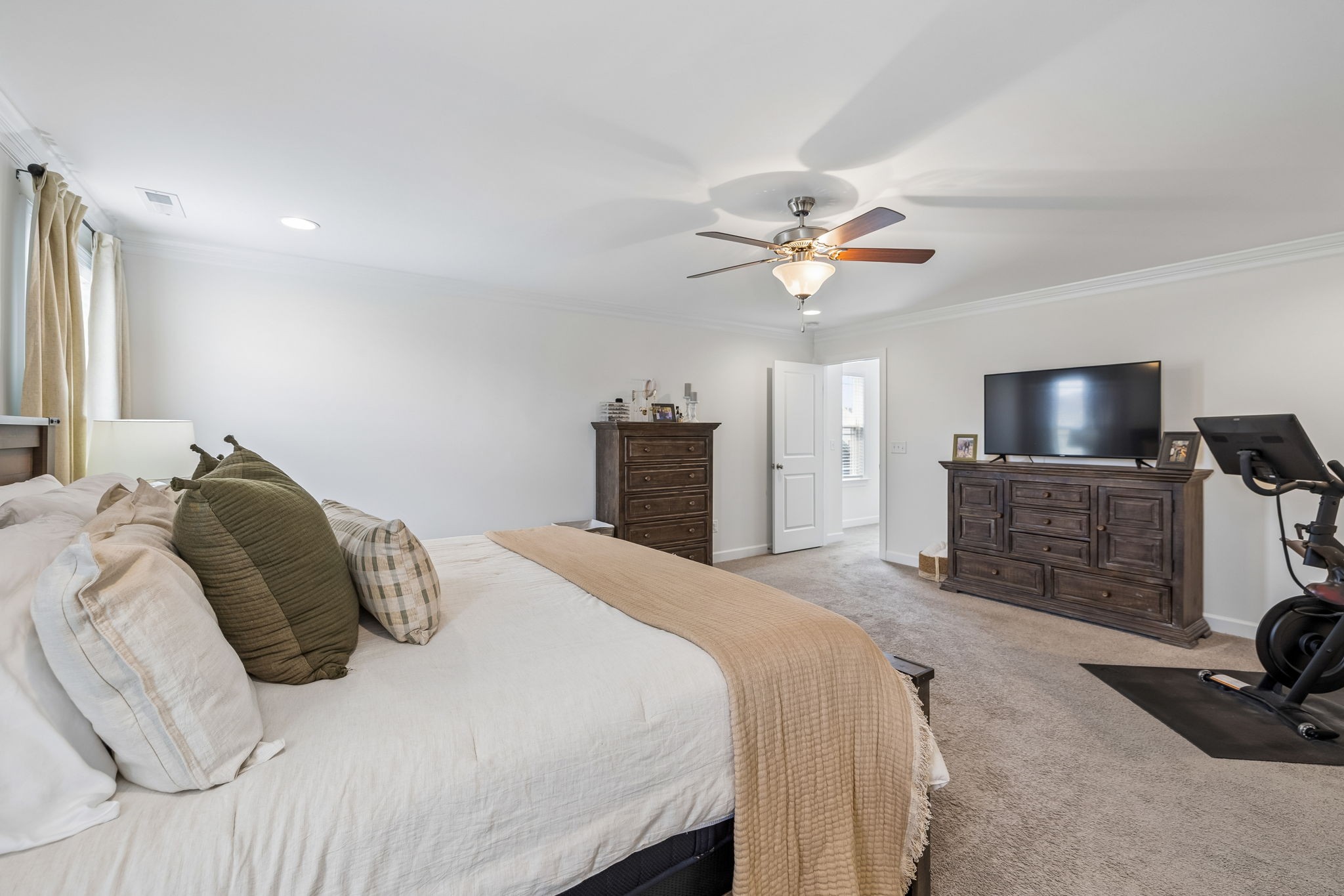 1004 Vanguard Dr