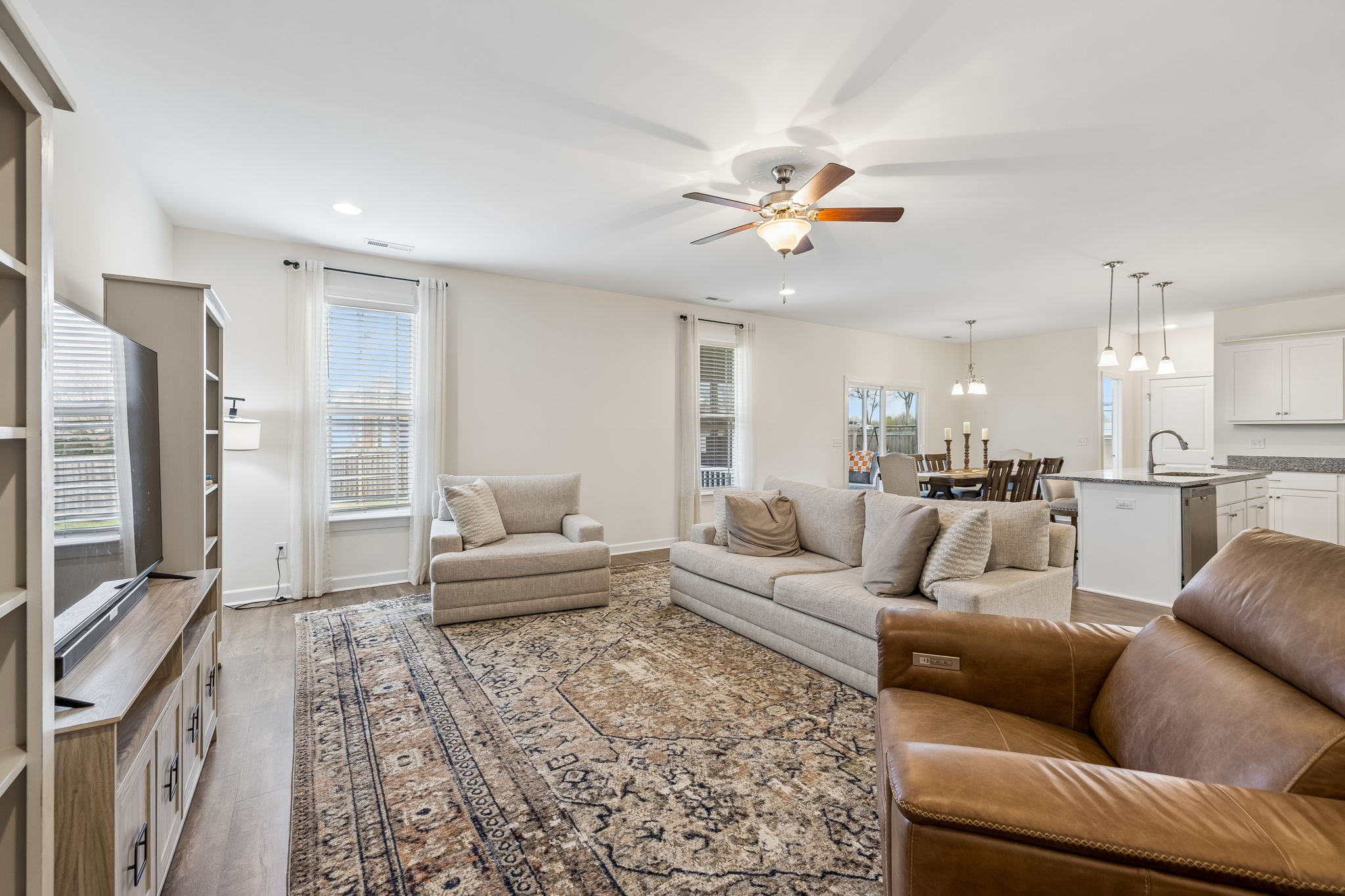 1004 Vanguard Dr