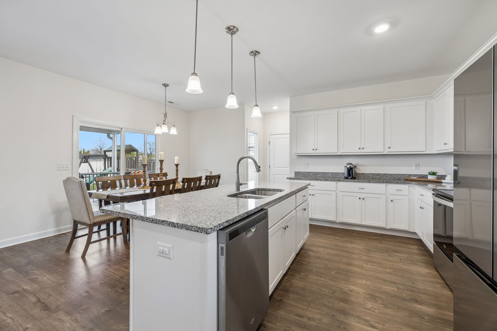 1004 Vanguard Dr