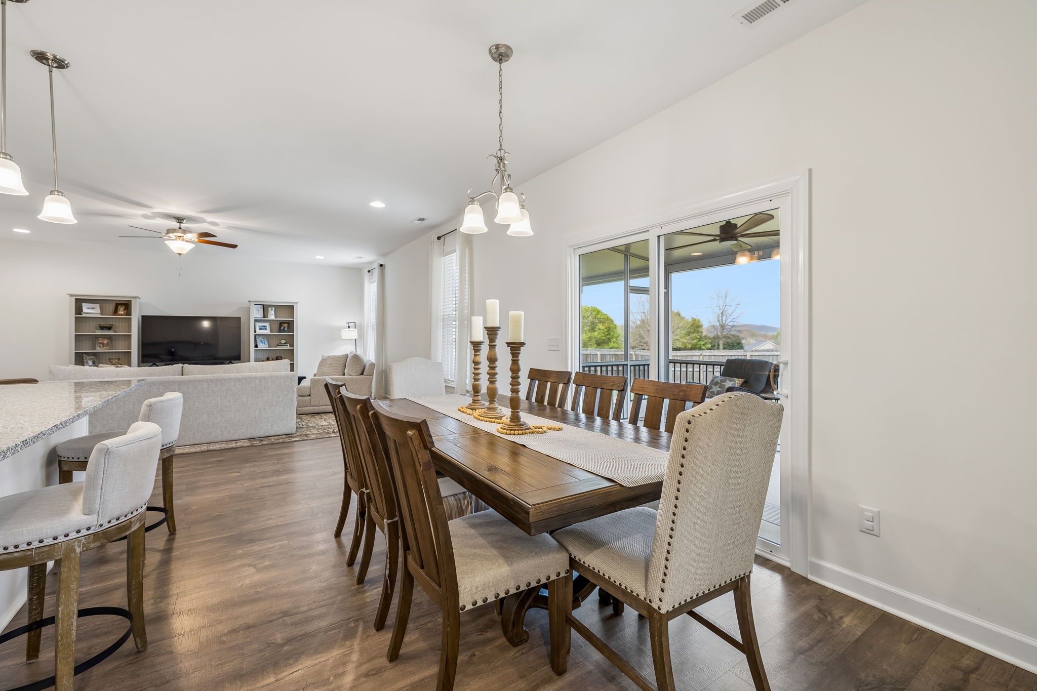 1004 Vanguard Dr