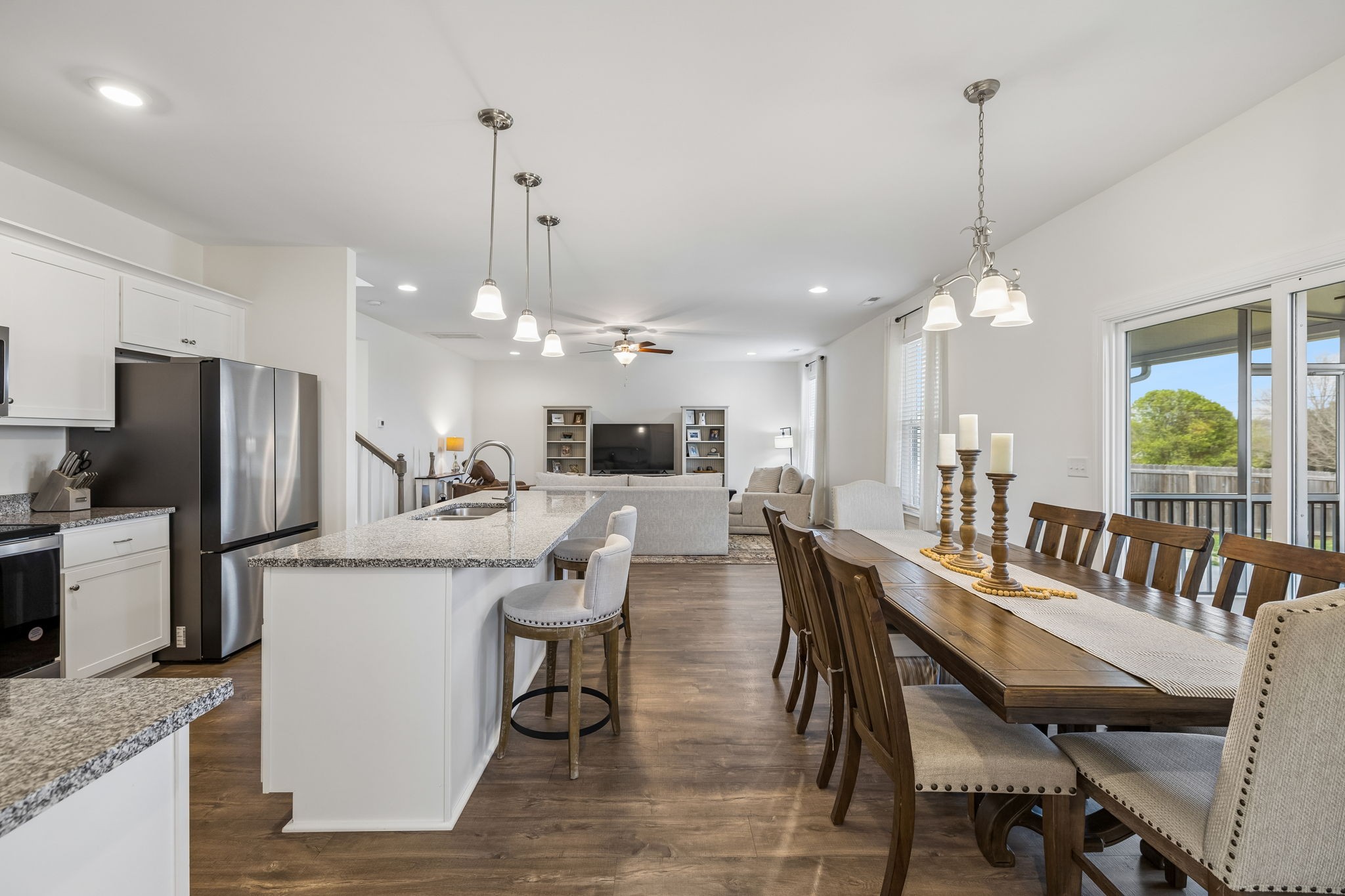 1004 Vanguard Dr