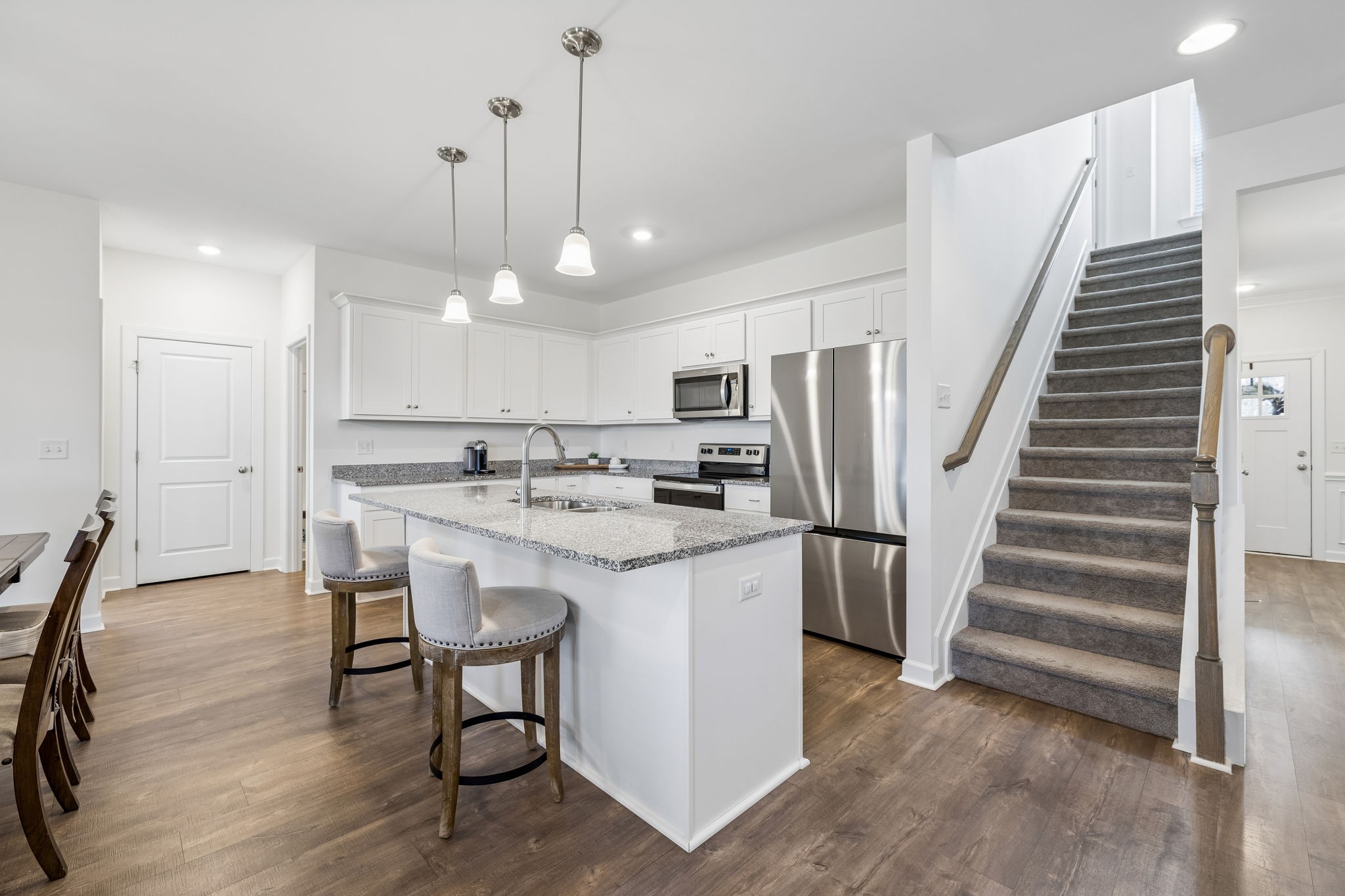 1004 Vanguard Dr