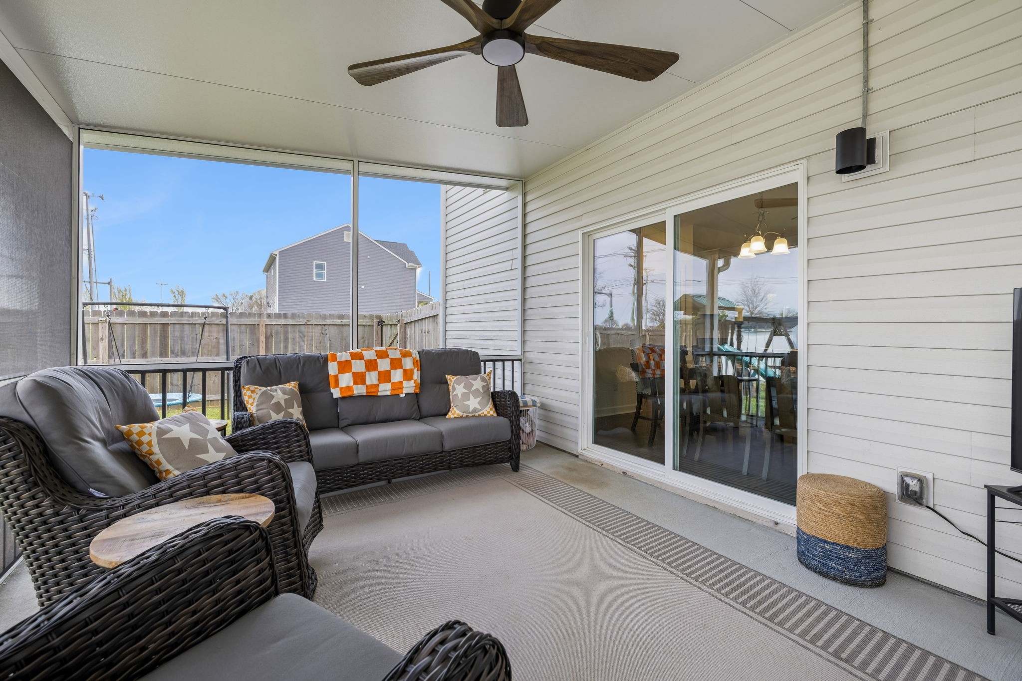 1004 Vanguard Dr