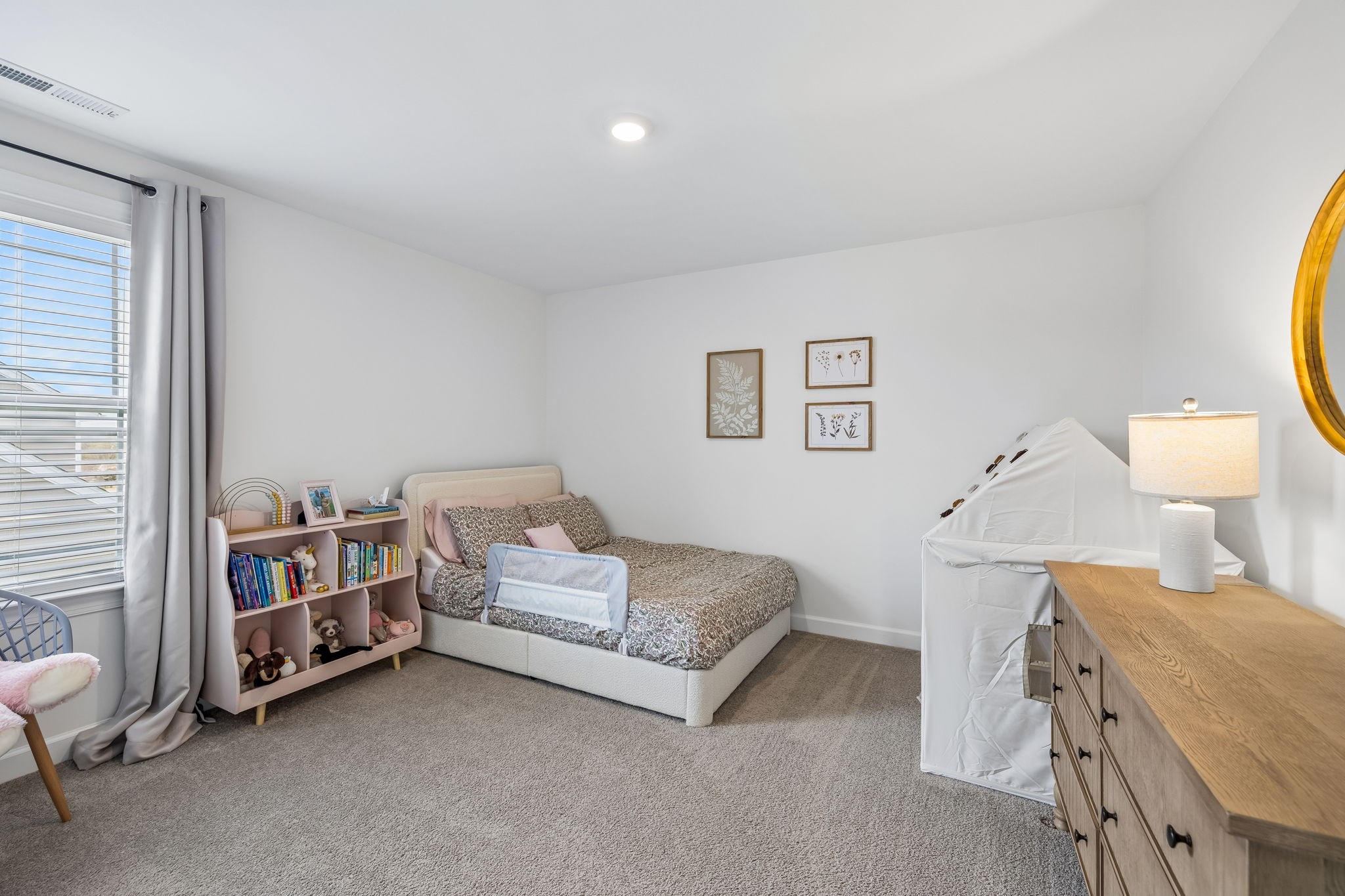 1004 Vanguard Dr