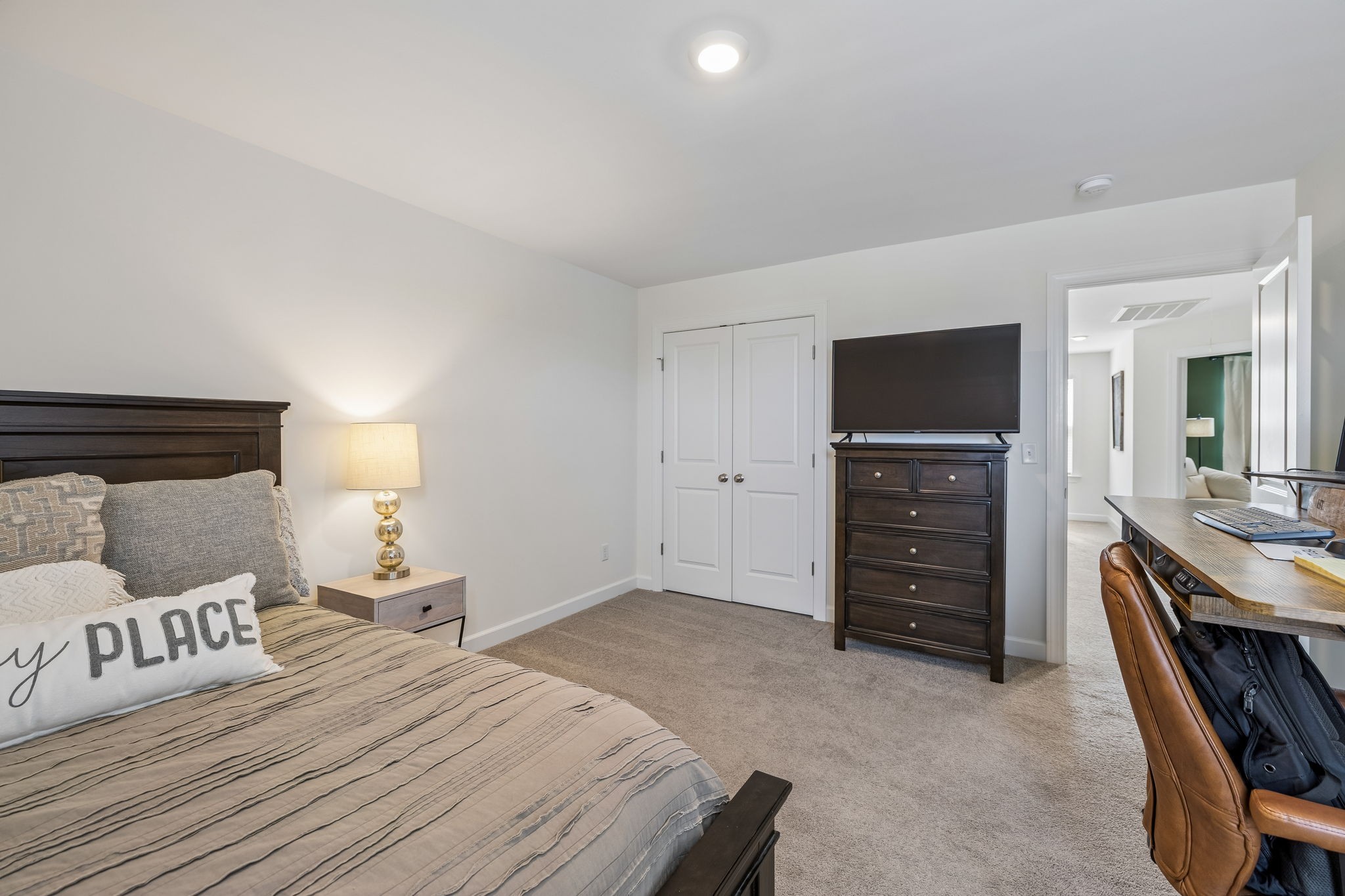 1004 Vanguard Dr
