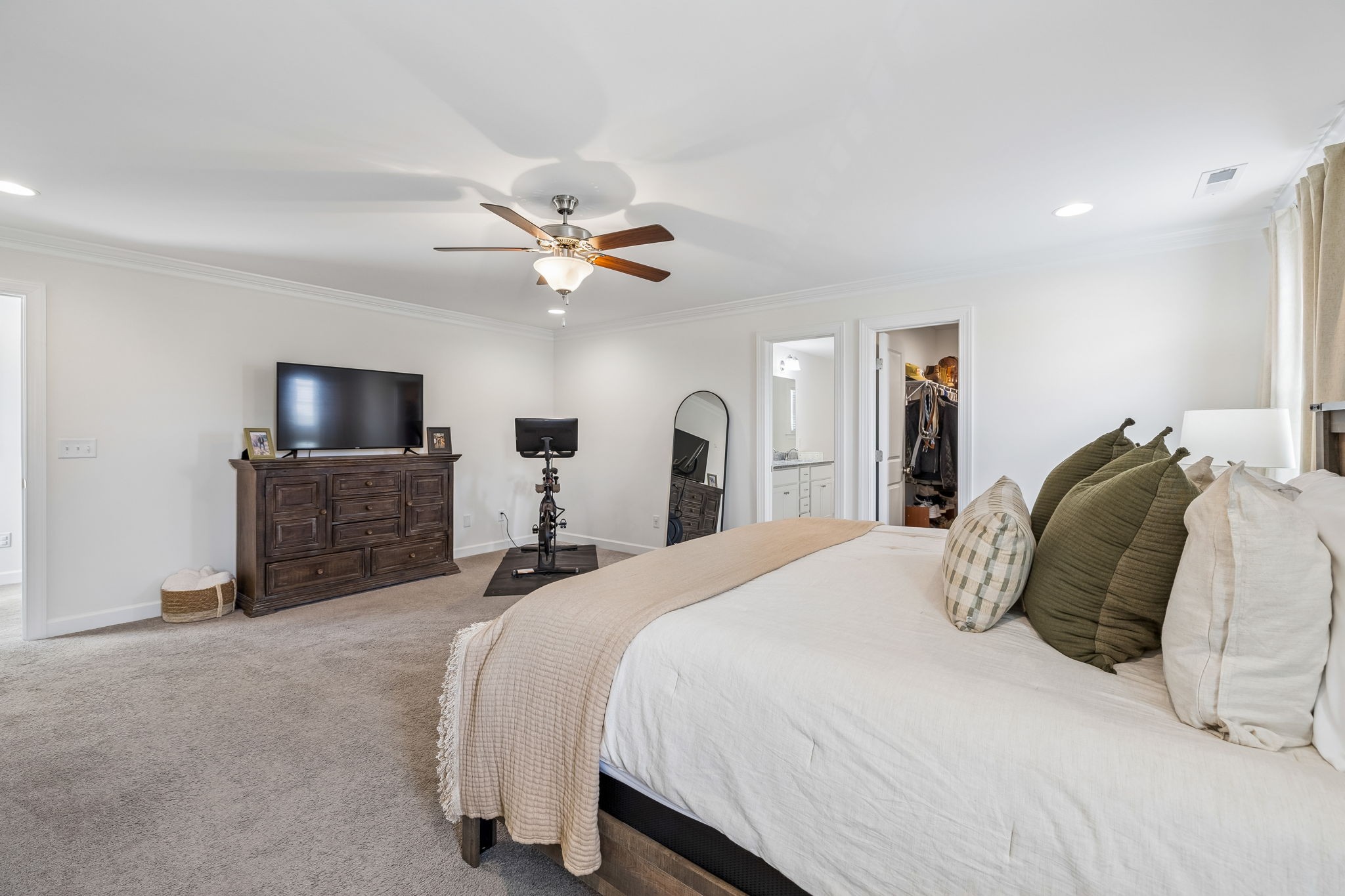 1004 Vanguard Dr