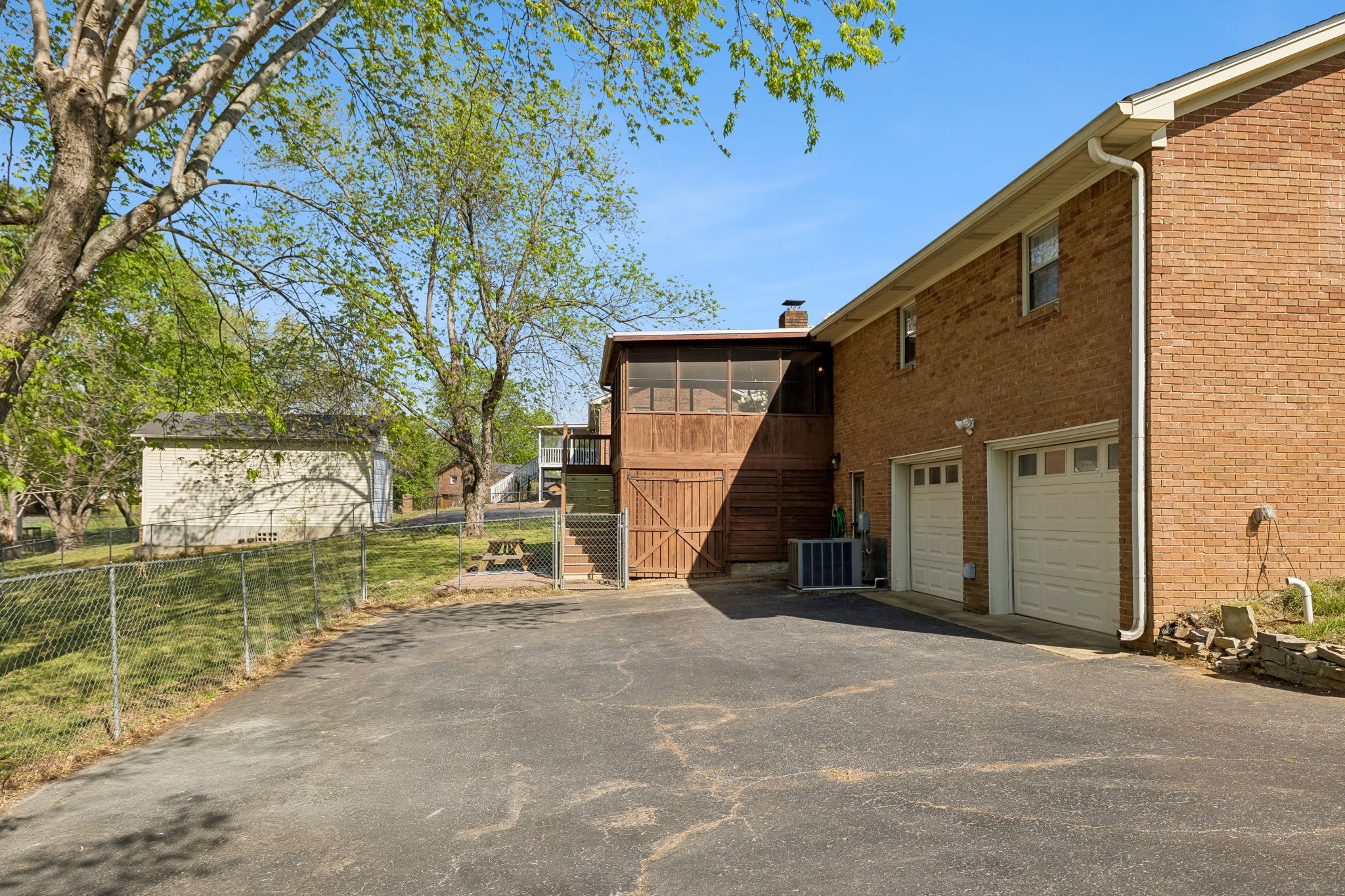 604 Blue Ridge Dr