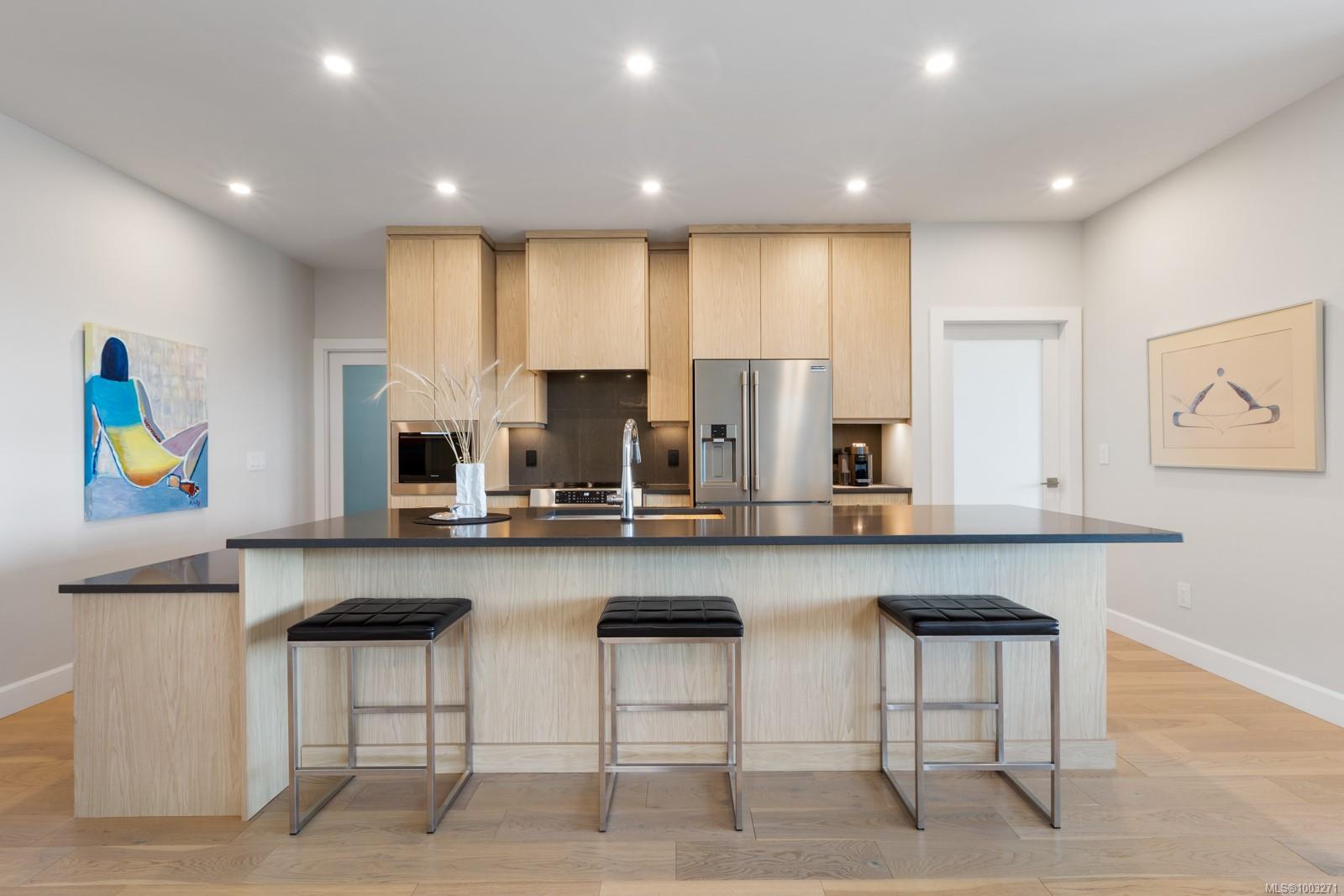 3329 Eagleview Cres