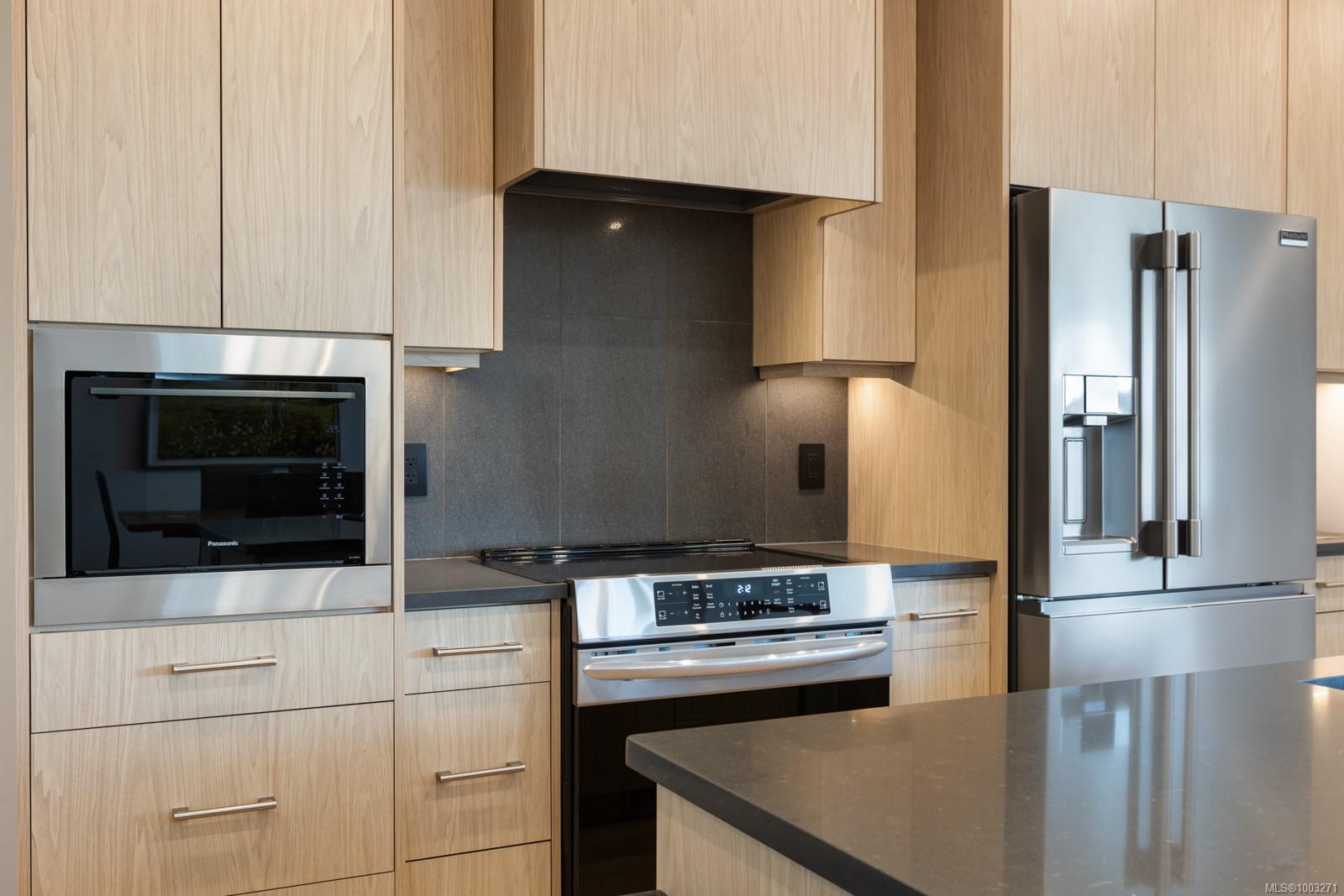 3329 Eagleview Cres