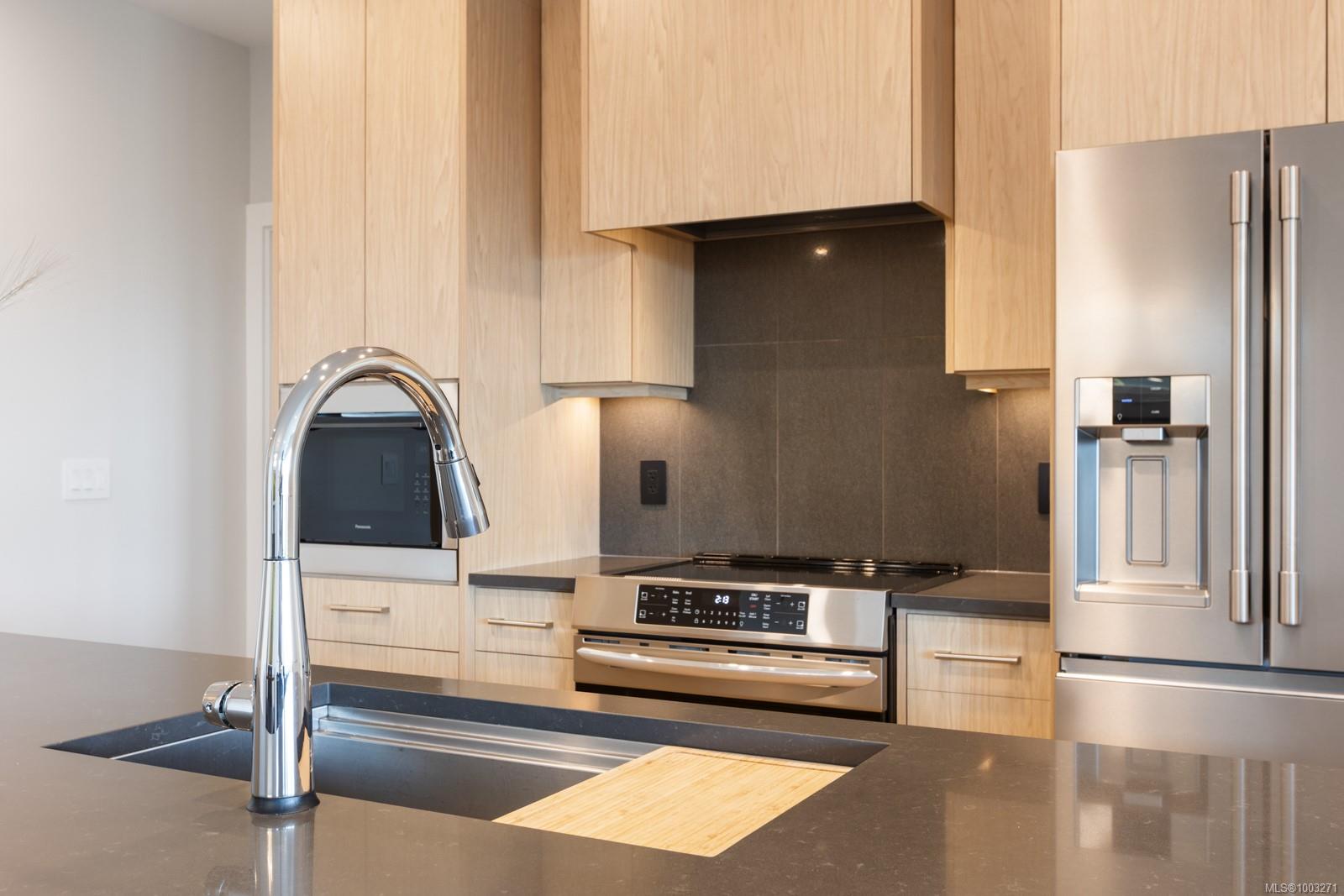 3329 Eagleview Cres