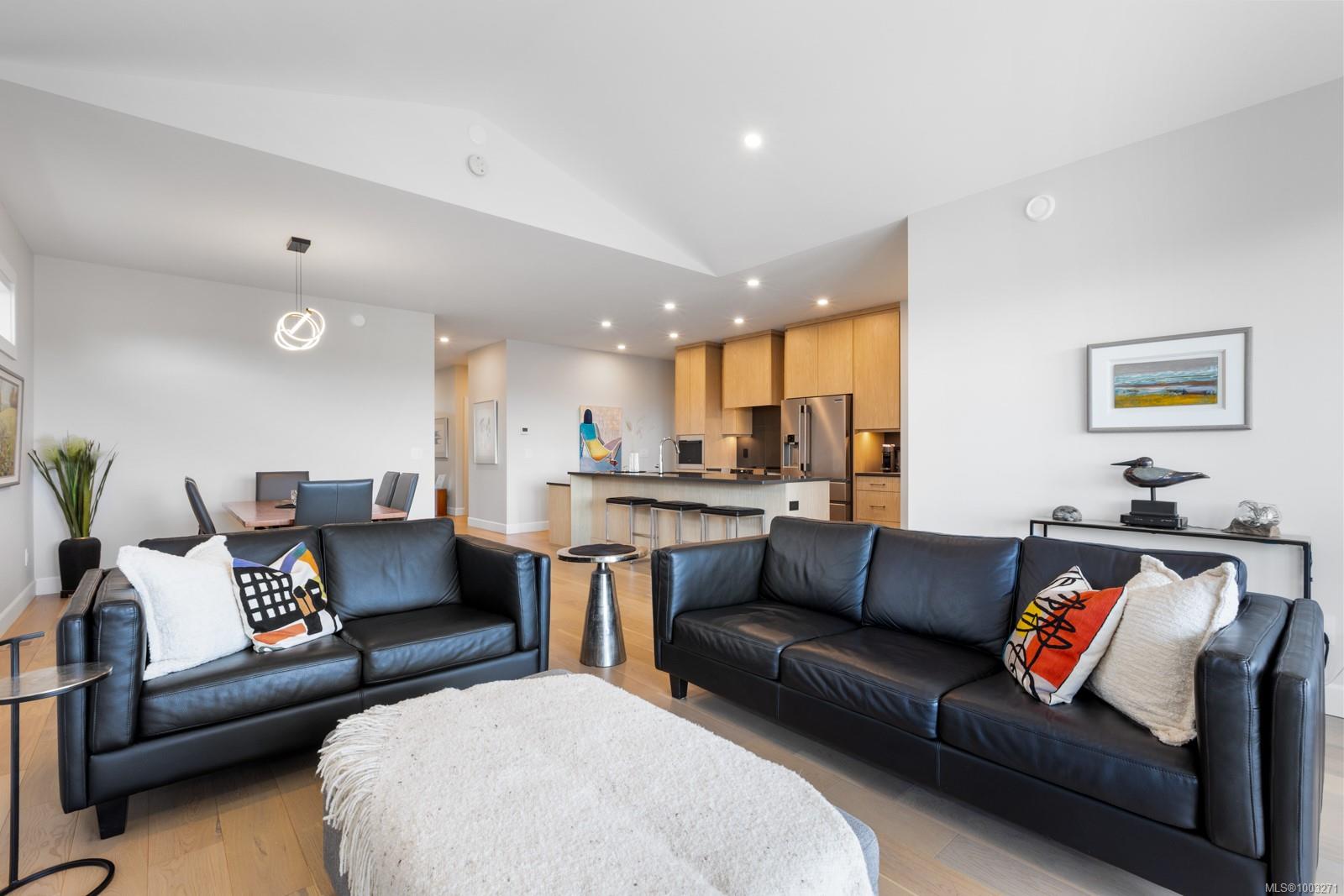 3329 Eagleview Cres