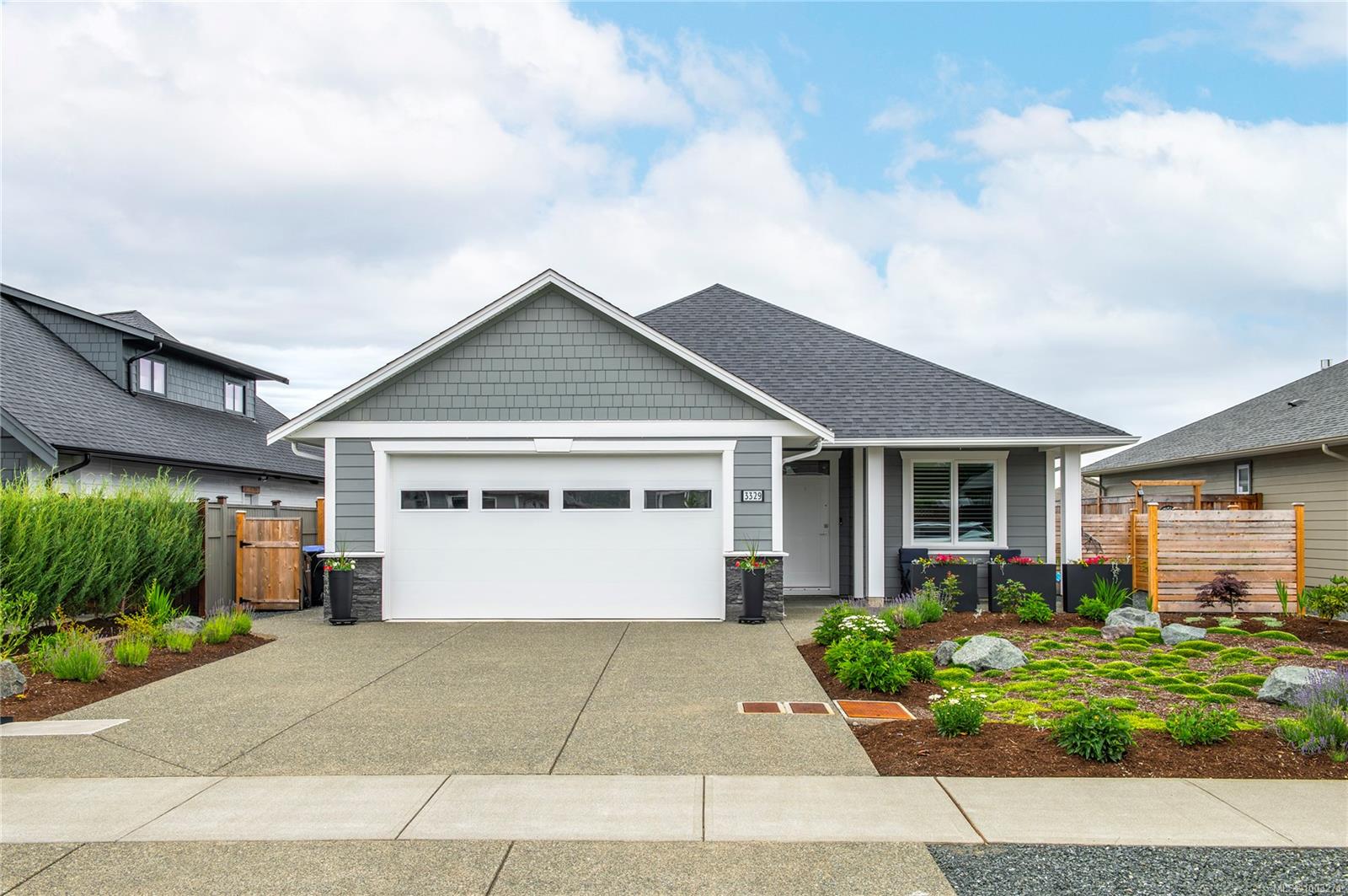 3329 Eagleview Cres