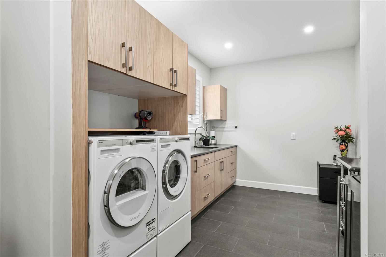 3329 Eagleview Cres
