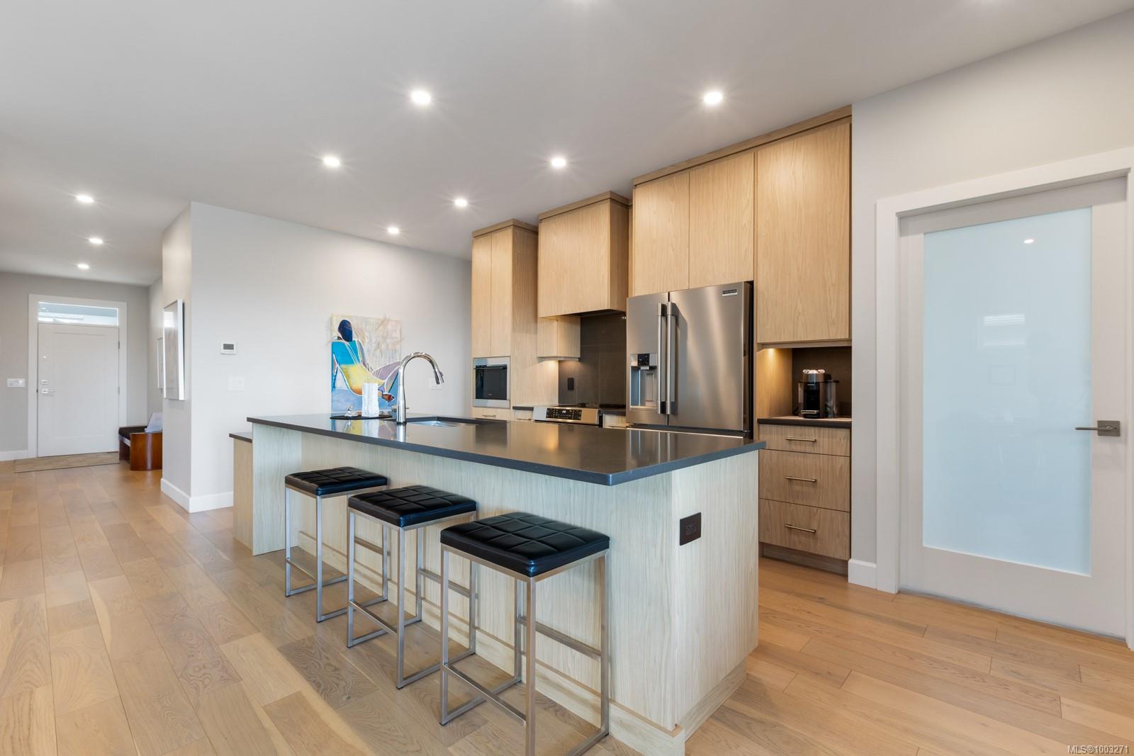 3329 Eagleview Cres