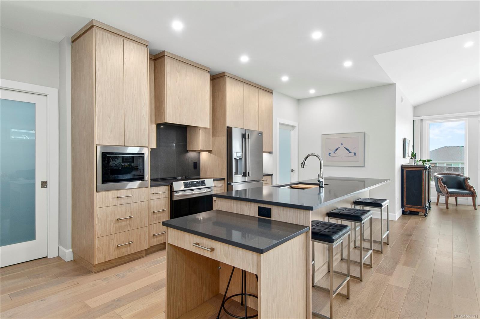 3329 Eagleview Cres