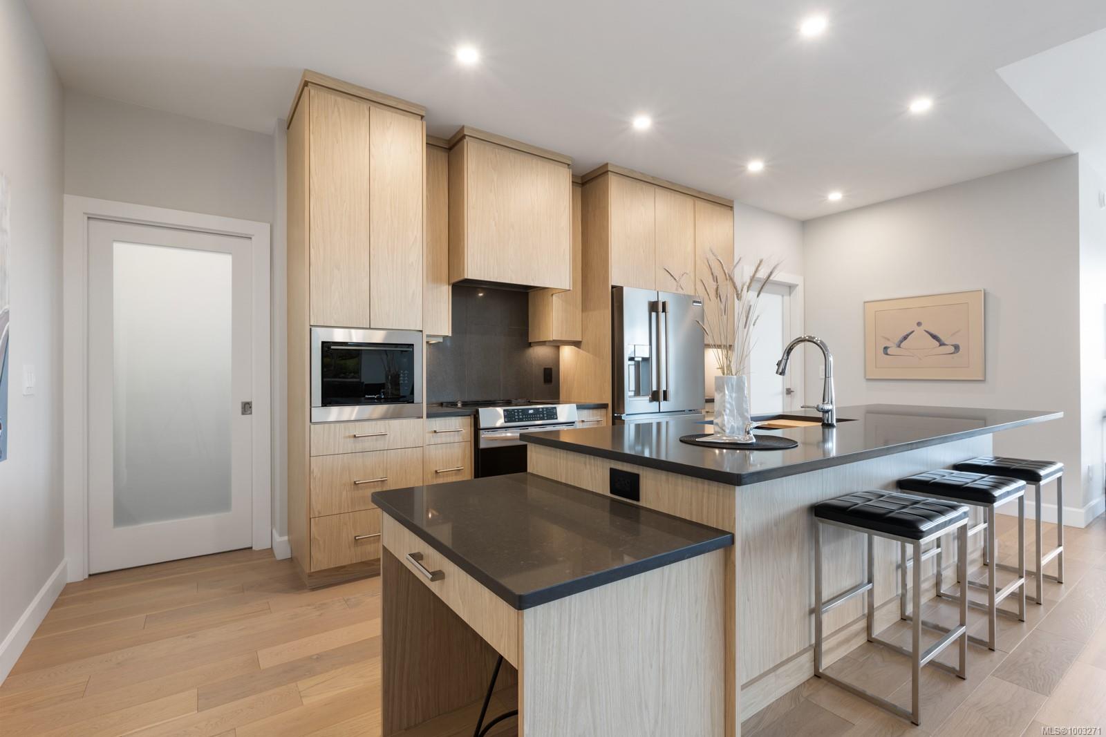 3329 Eagleview Cres