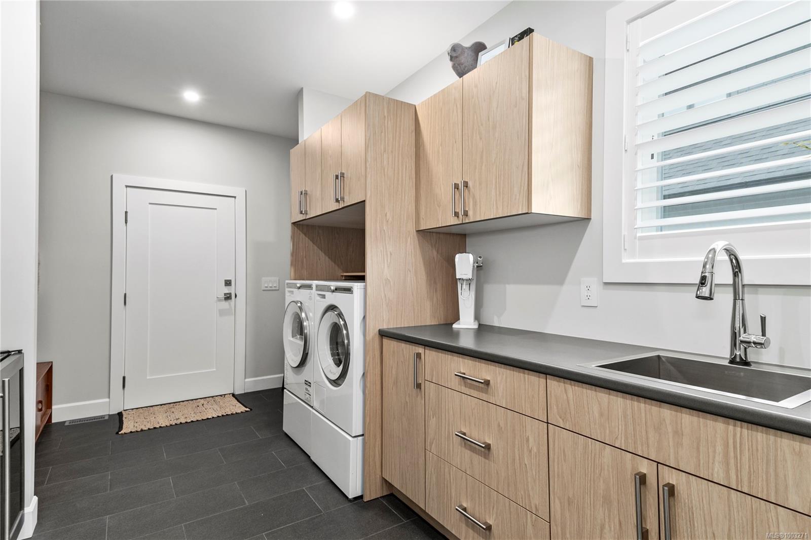 3329 Eagleview Cres