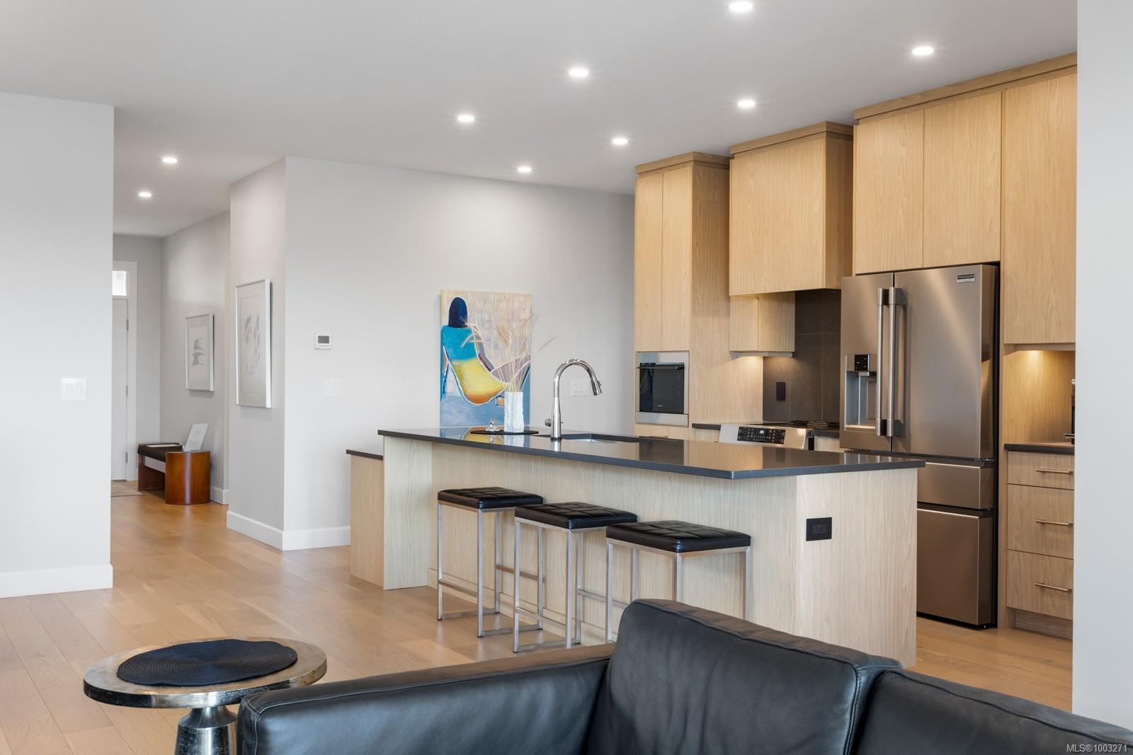 3329 Eagleview Cres