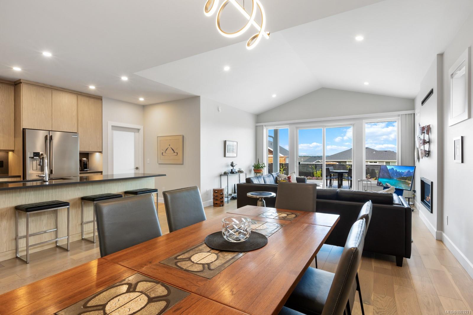 3329 Eagleview Cres