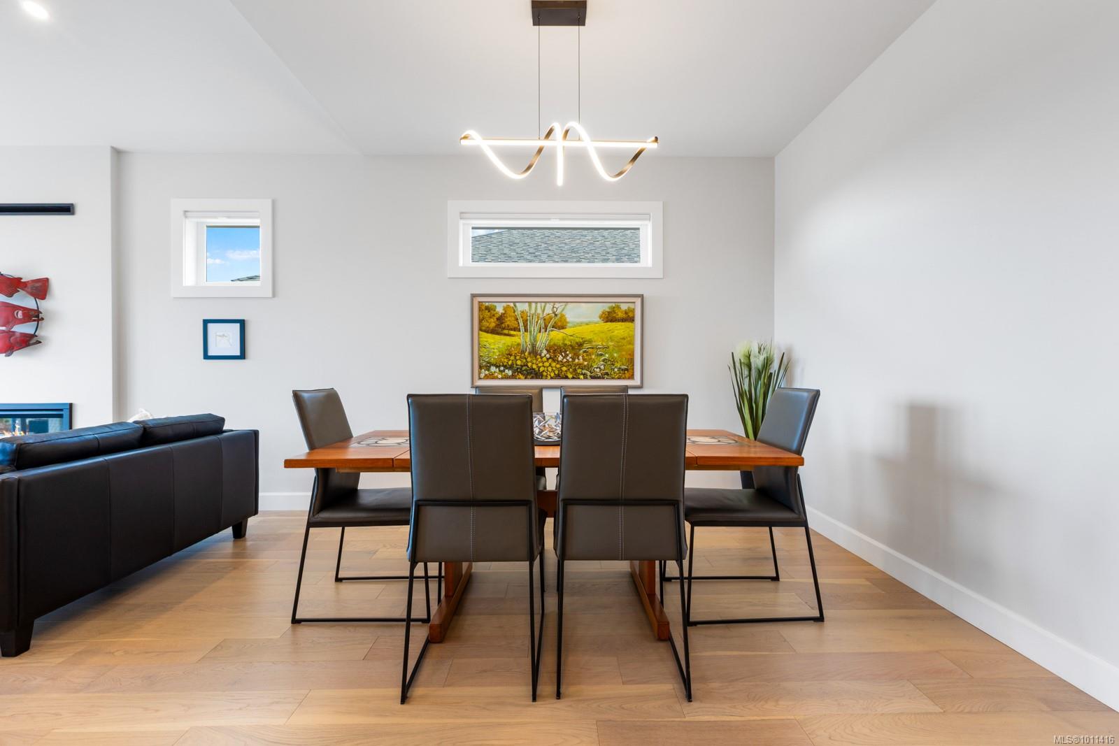 3329 Eagleview Cres