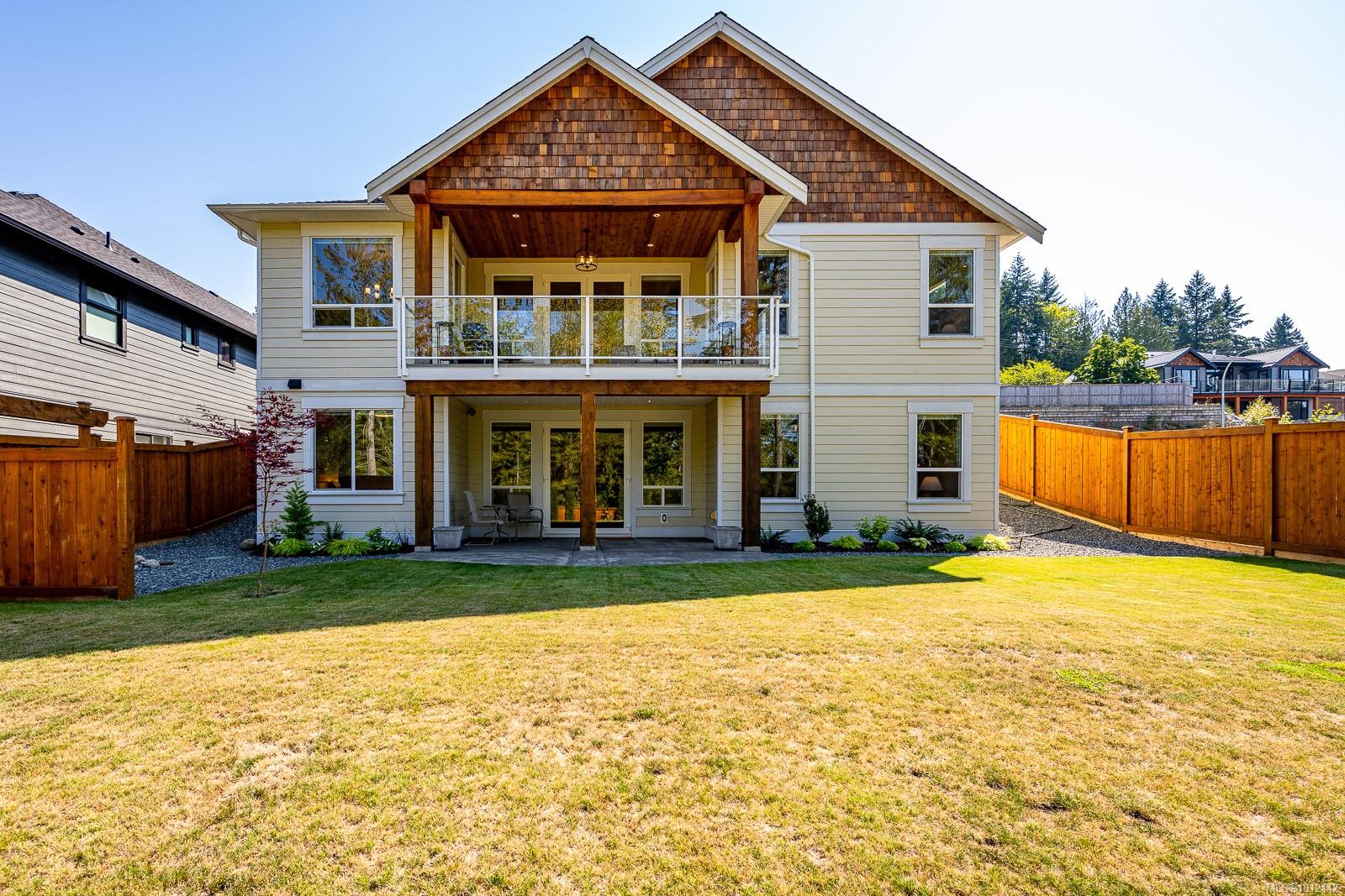 3248 Klanawa Cres