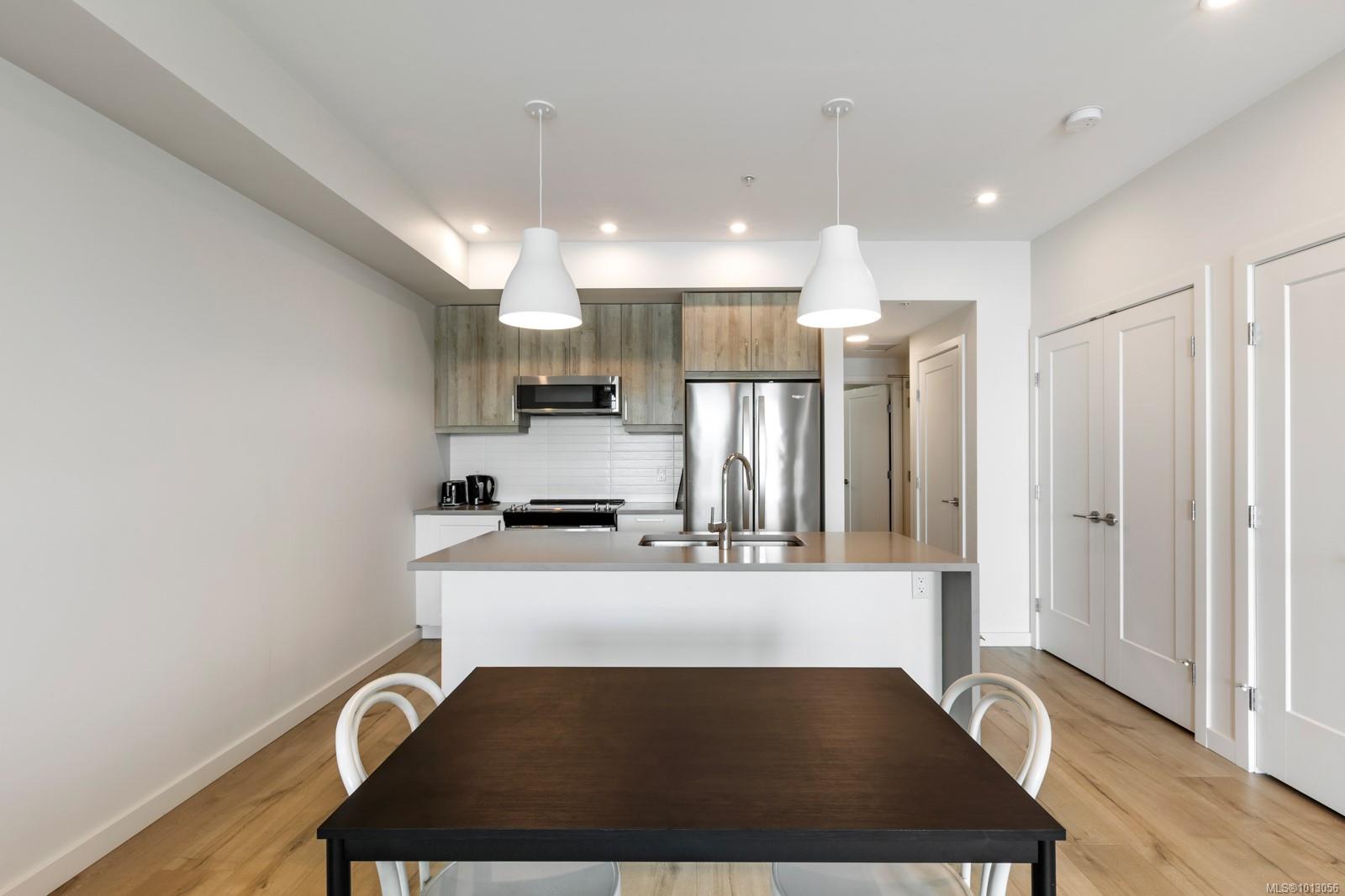 536 Island Hwy S # 505