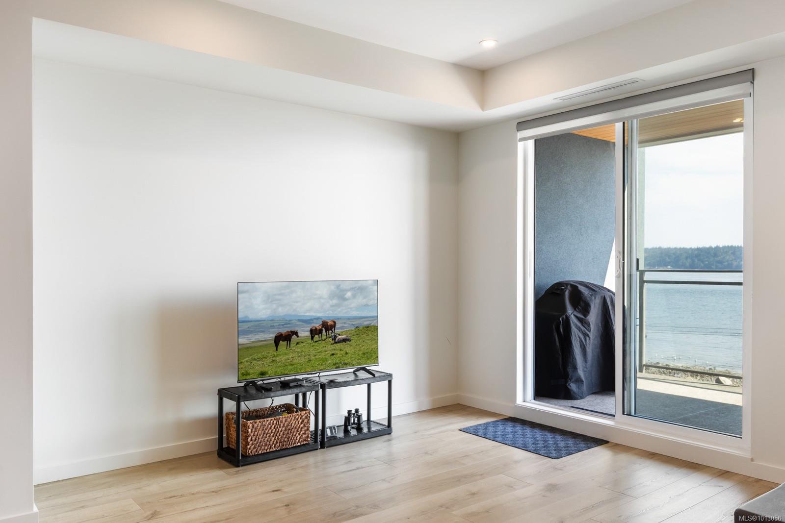 536 Island Hwy S # 505