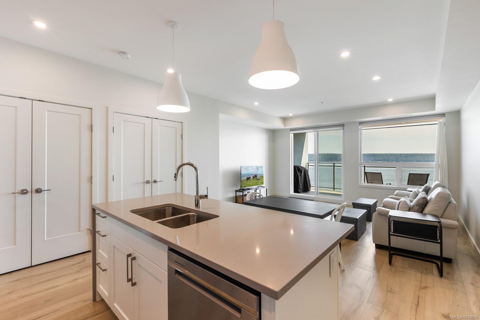 536 Island Hwy S # 505