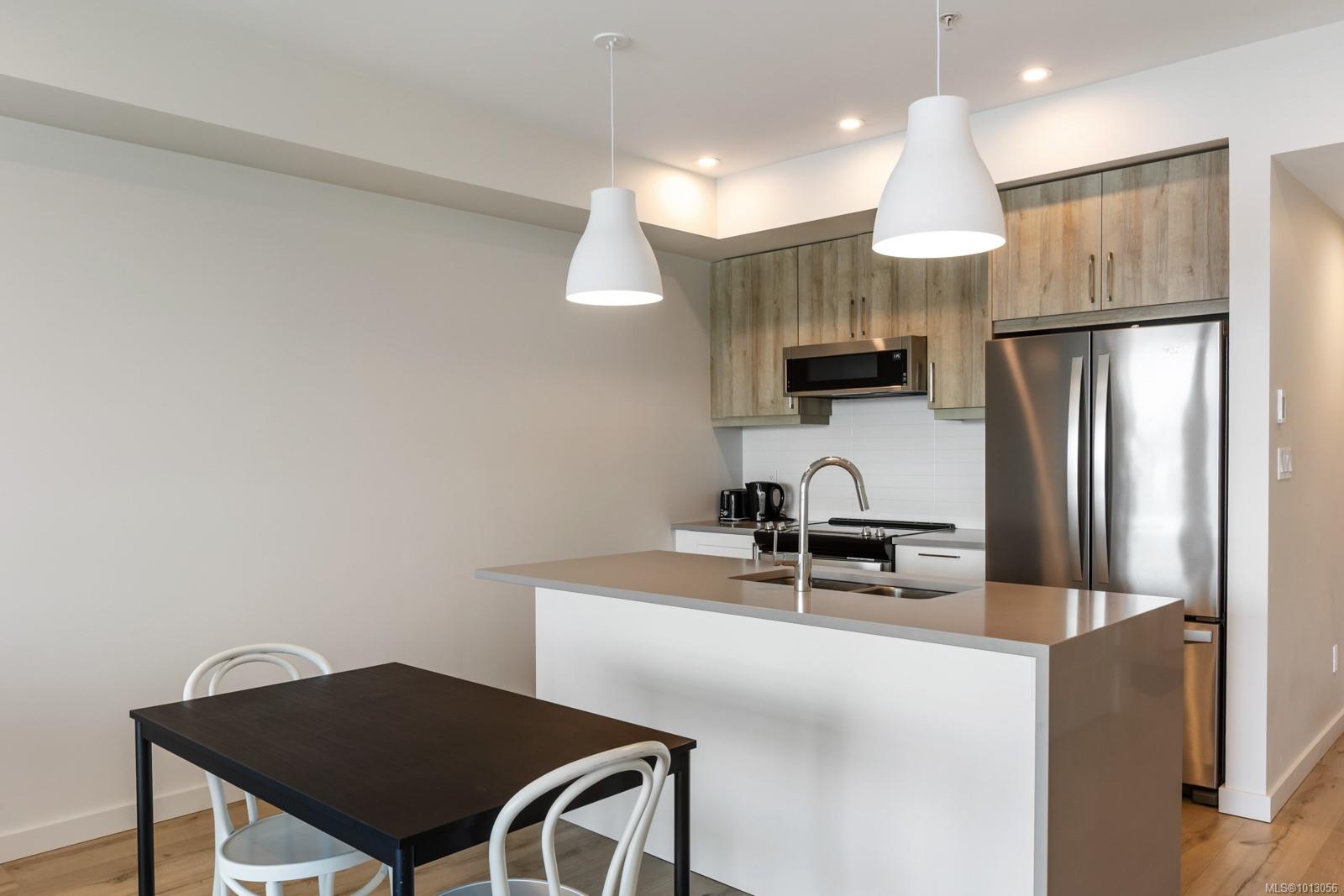 536 Island Hwy S # 505