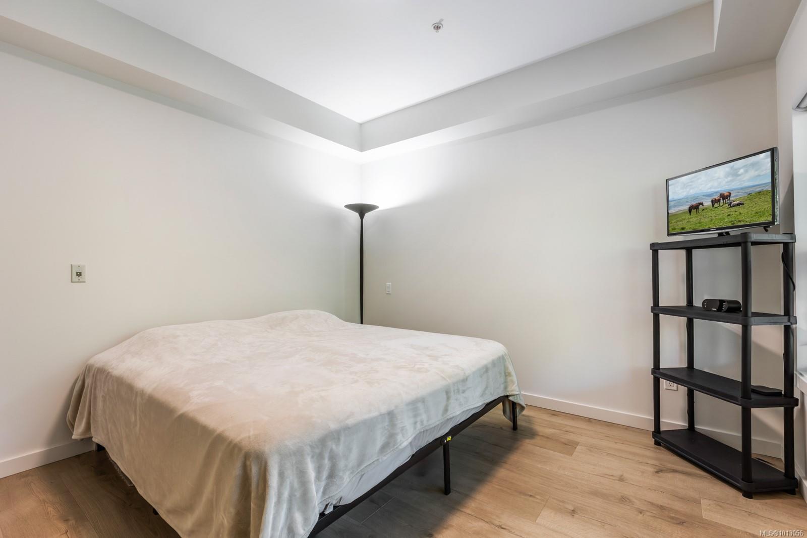 536 Island Hwy S # 505