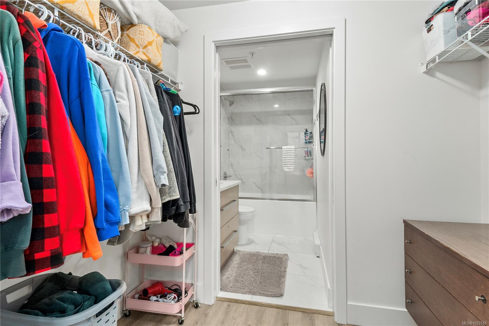 3070 Kilpatrick Ave # 102