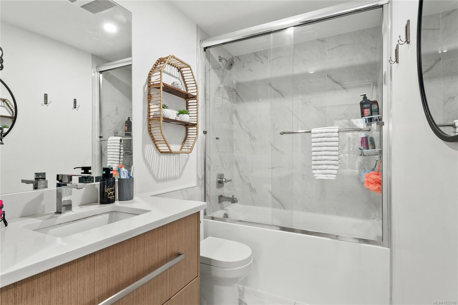 3070 Kilpatrick Ave # 102