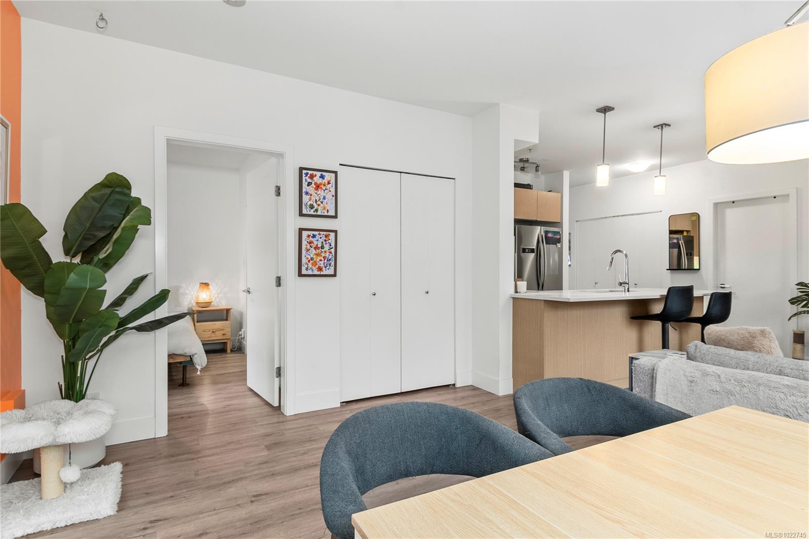 3070 Kilpatrick Ave # 102