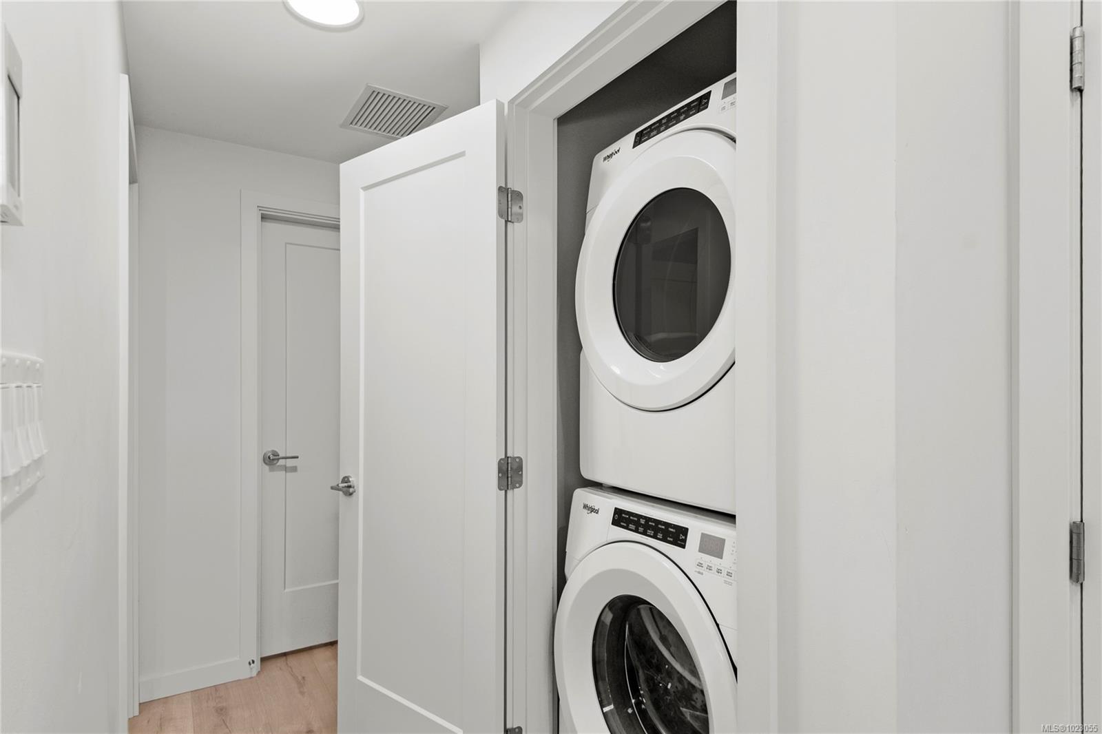 536 Island Hwy S # 505