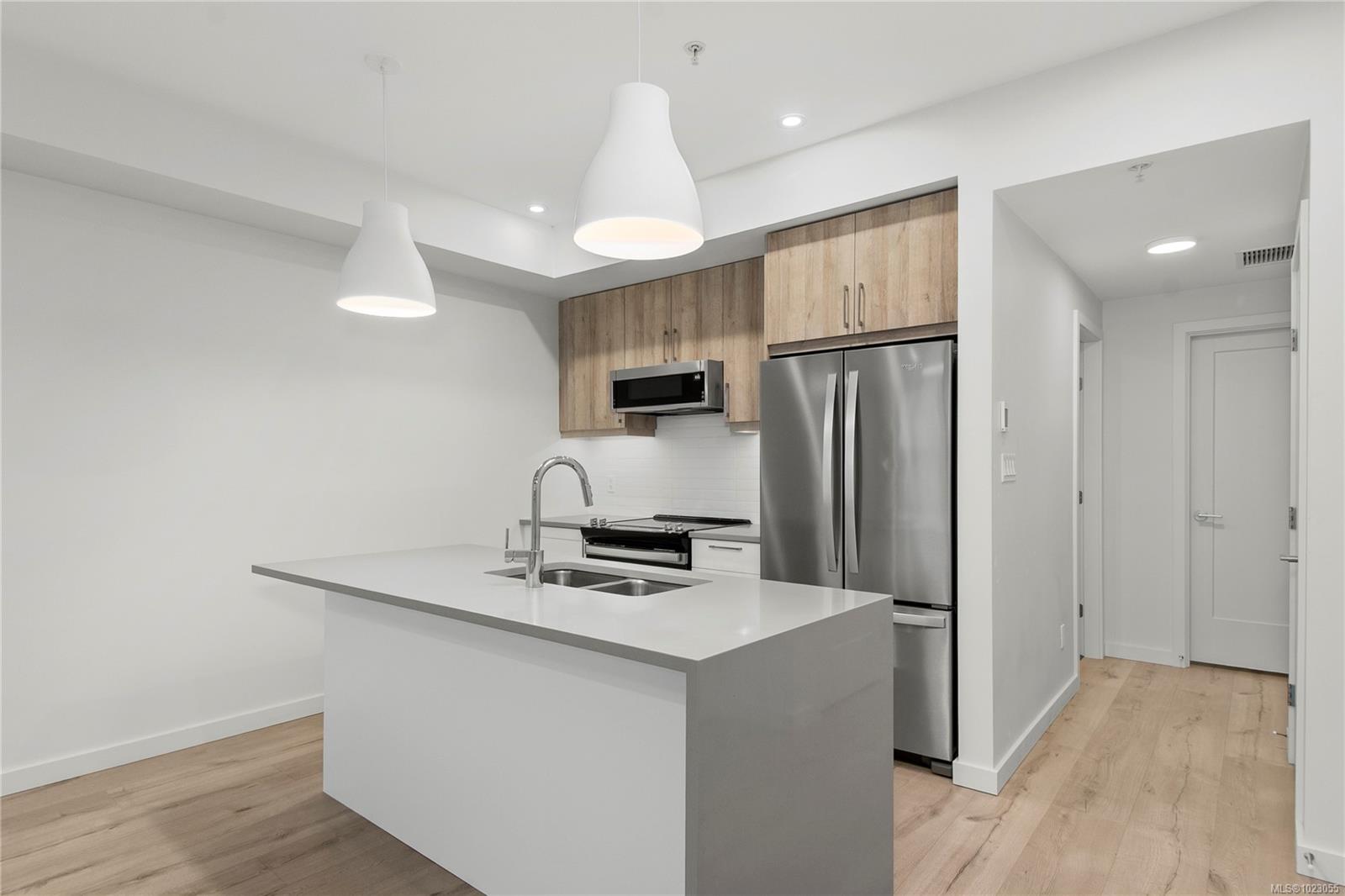 536 Island Hwy S # 505