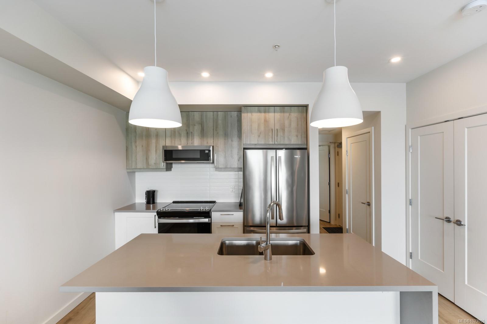 536 Island Hwy S # 505