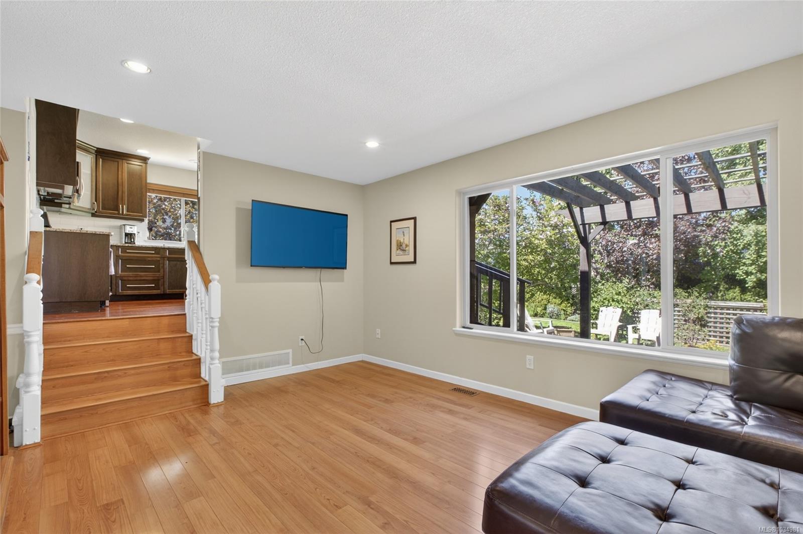 684 Hudson Rd