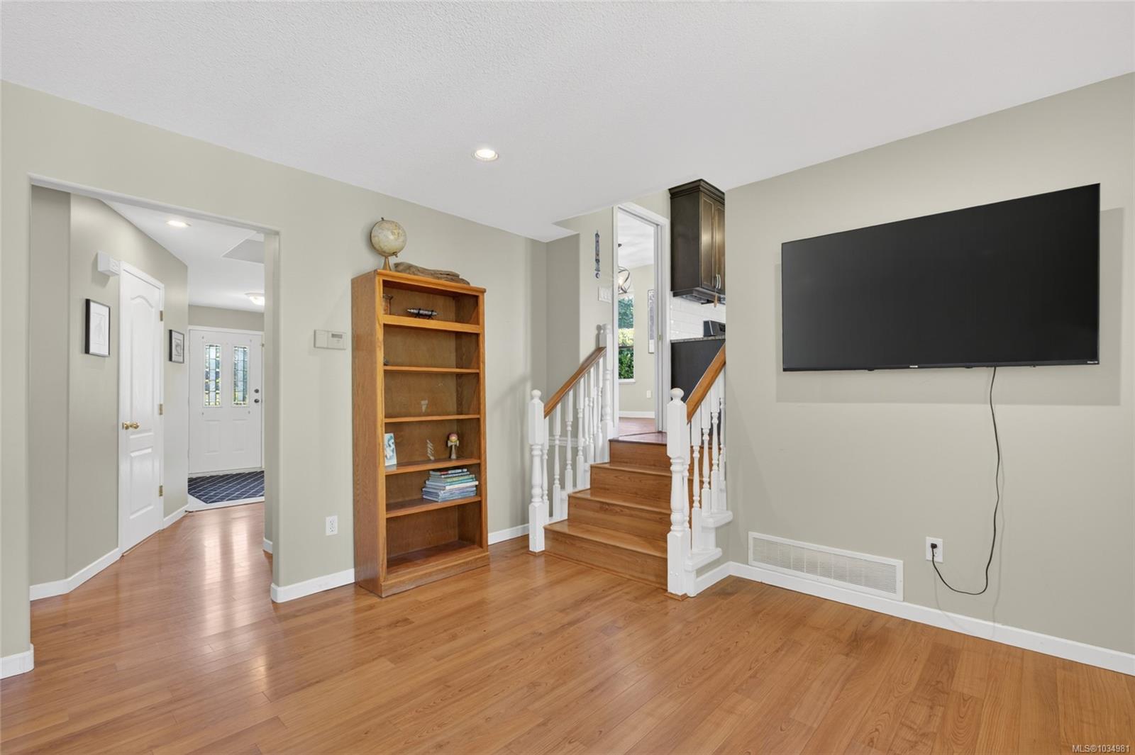 684 Hudson Rd