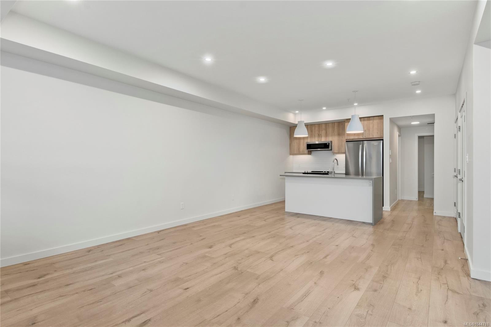 536 Island Hwy S #505