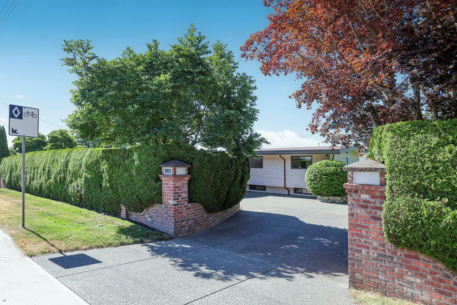 1931 Comox Ave