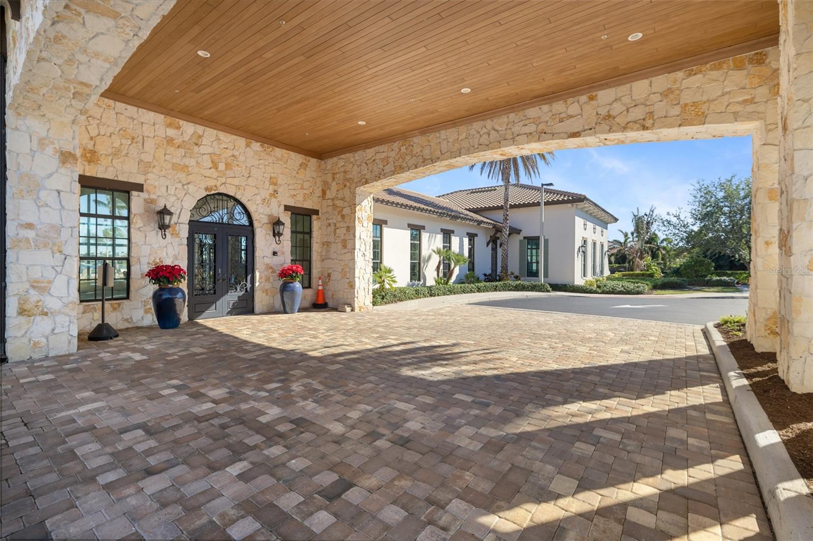 660 RAVELLO BLVD