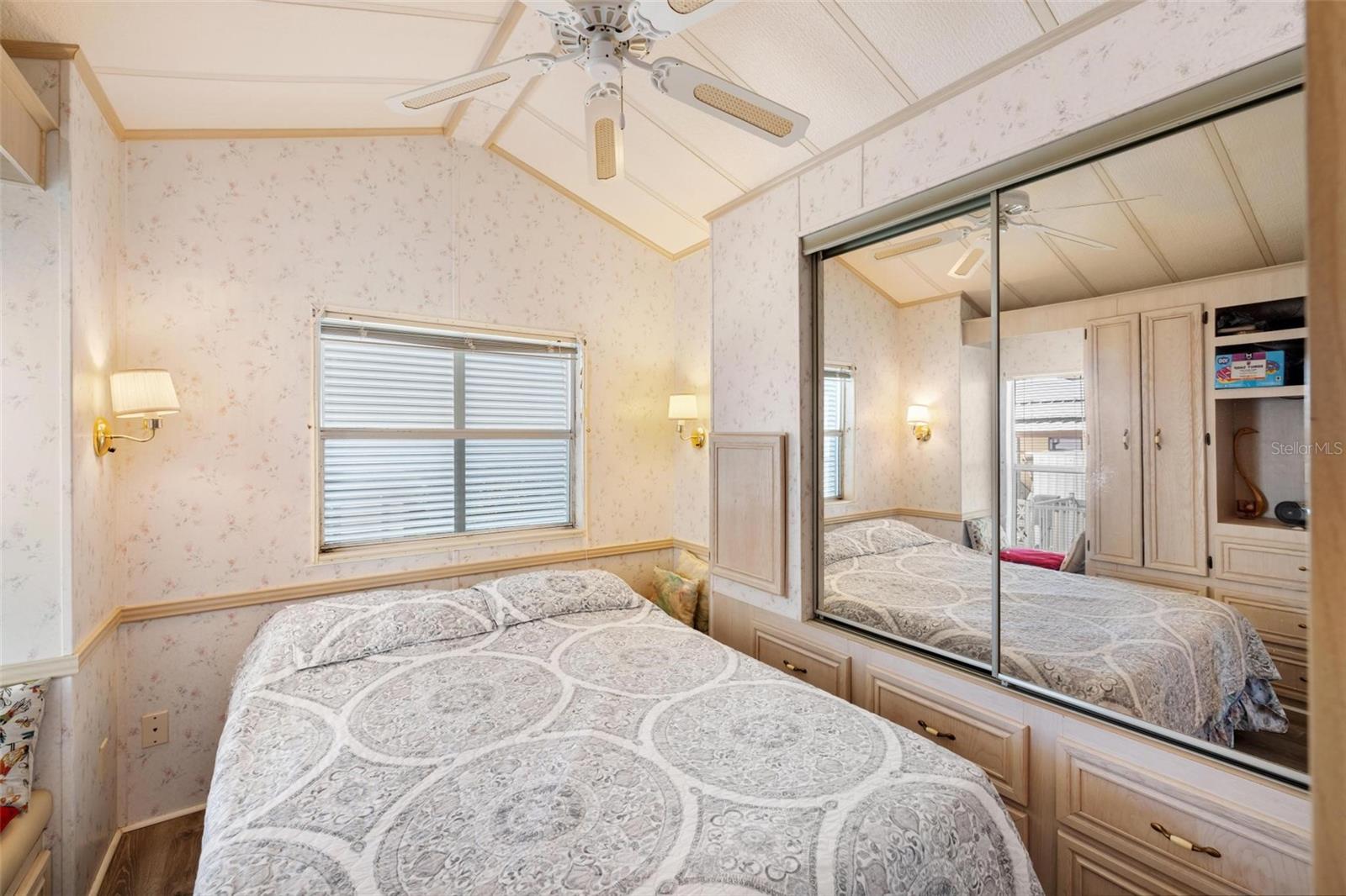 1475 FLAMINGO DR #330