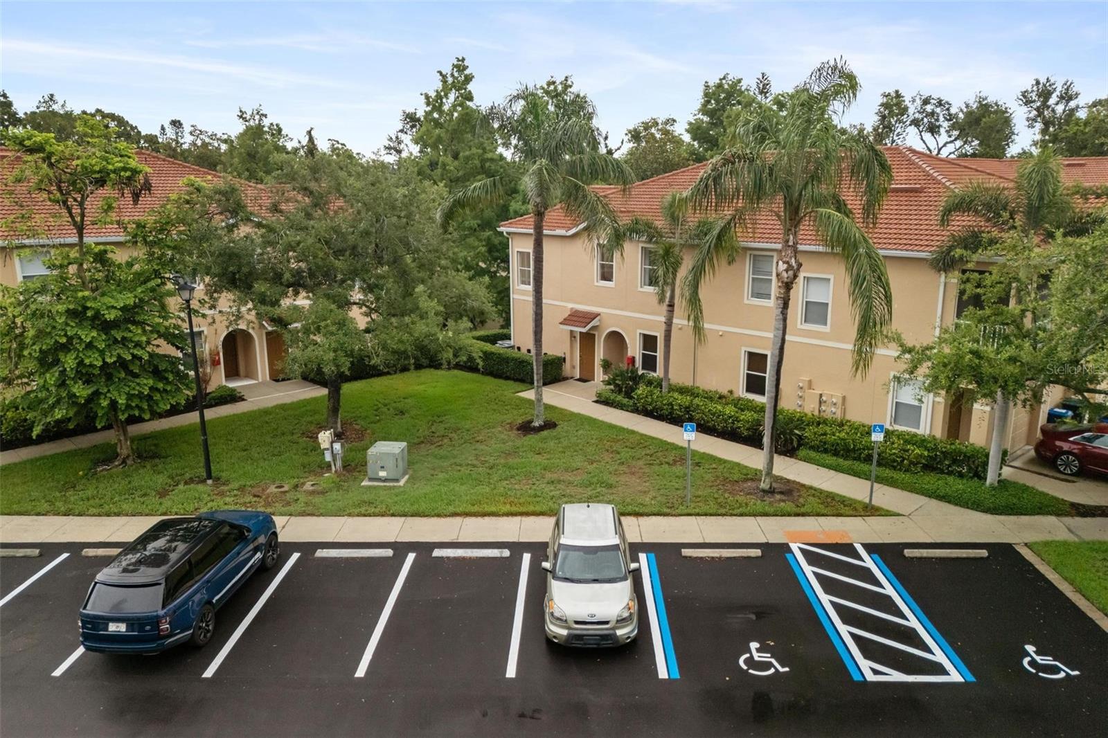 3613 PARKRIDGE CIR #11-201