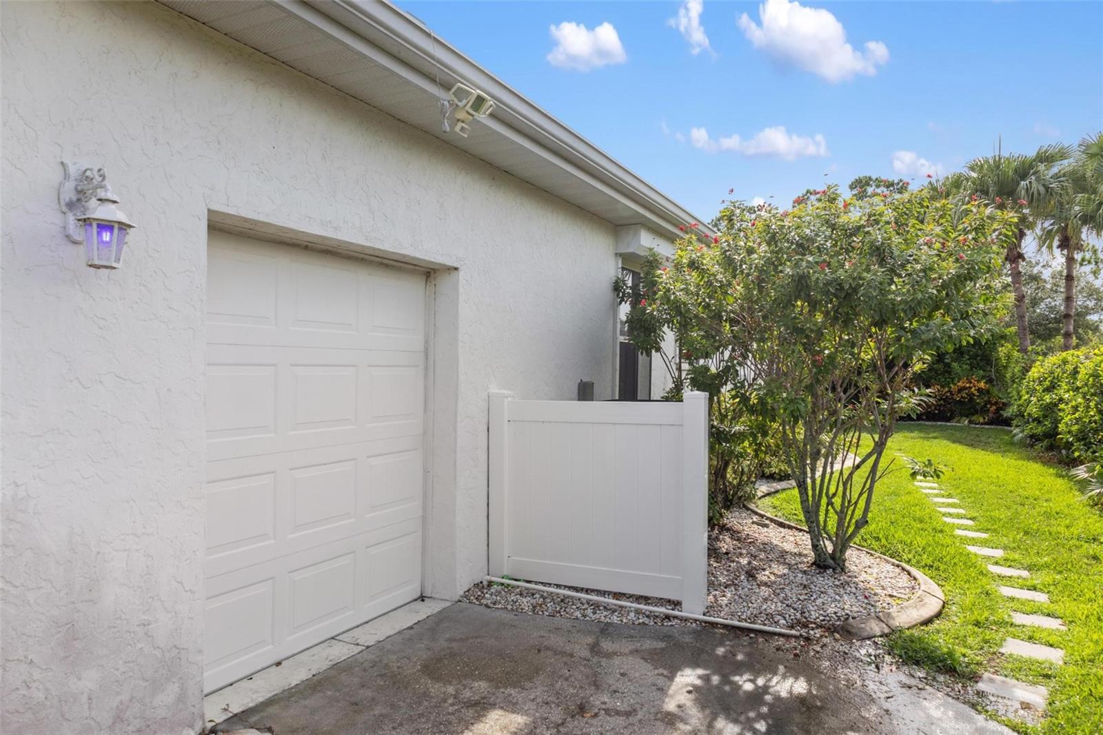 5201 SABAL TRACE DR