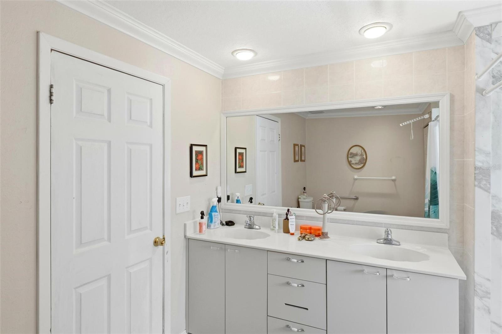 2512 16TH AVENUE DR E