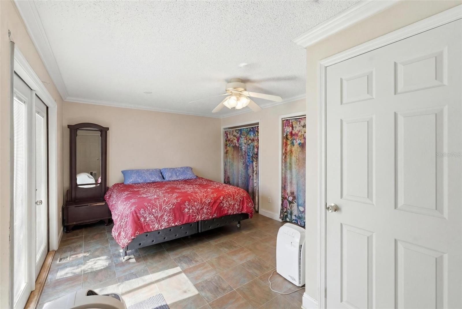 2512 16TH AVENUE DR E