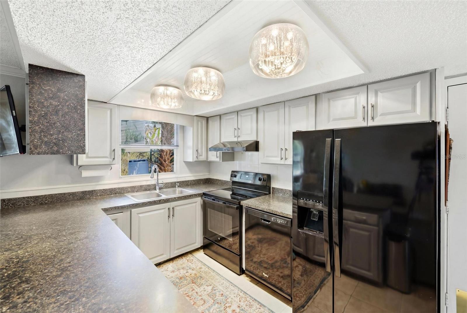 2512 16TH AVENUE DR E