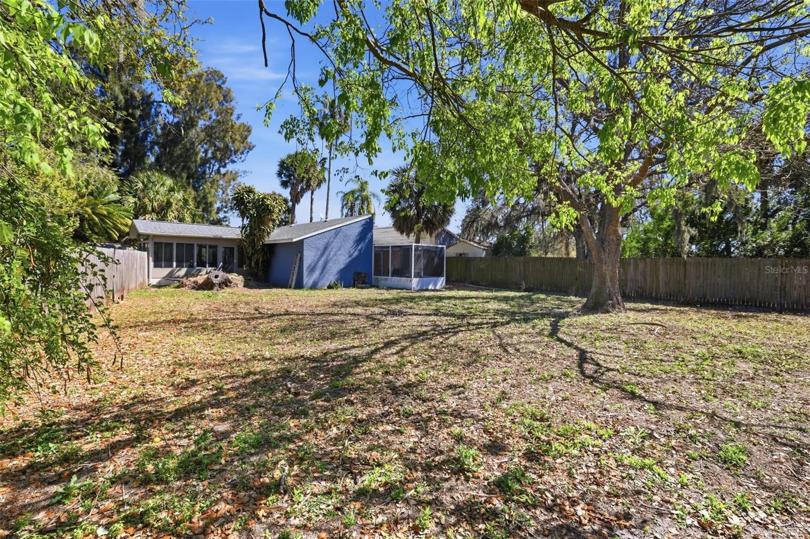 2512 16TH AVENUE DR E